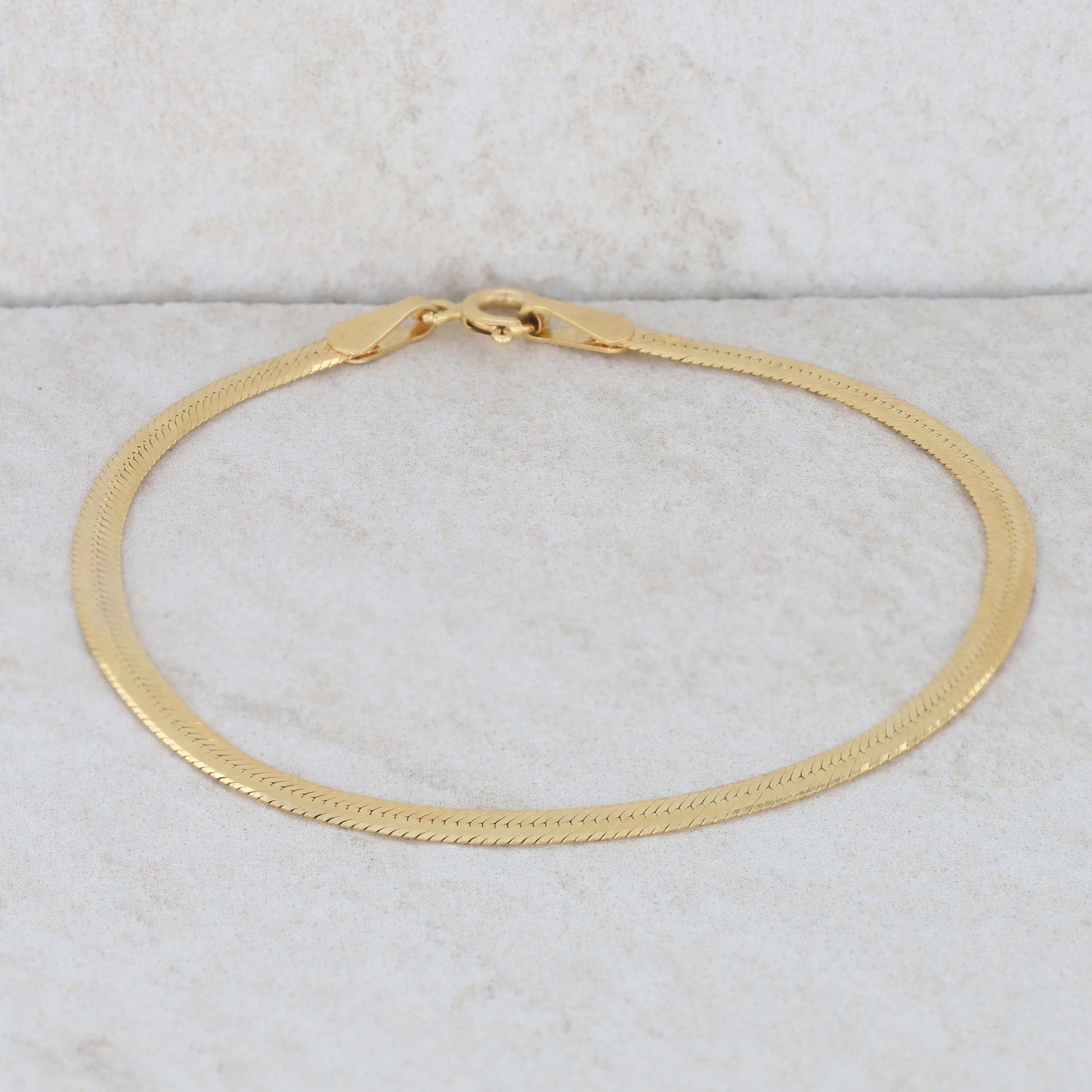 14k Yellow Gold Herringbone Bracelet 7" 2.46g