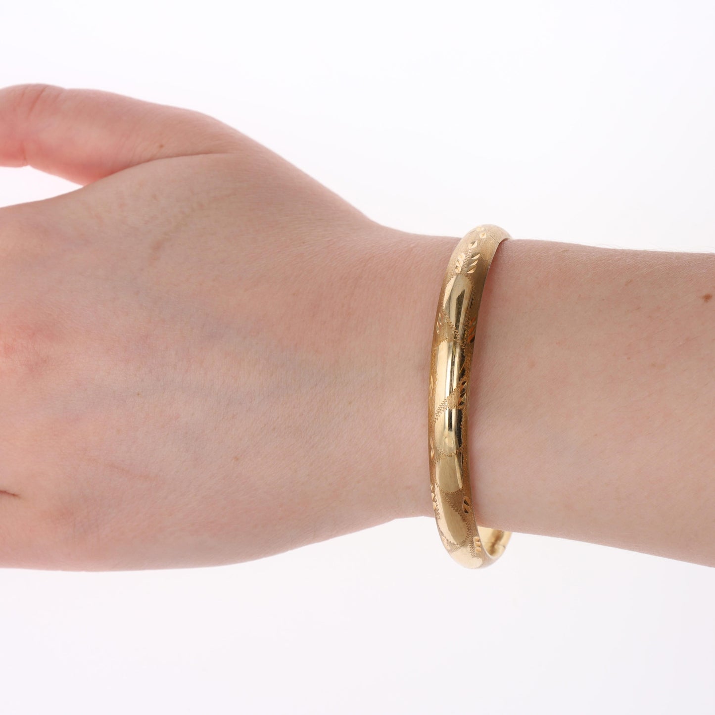 14k Yellow Gold Engraved Design Bangle 8.67g