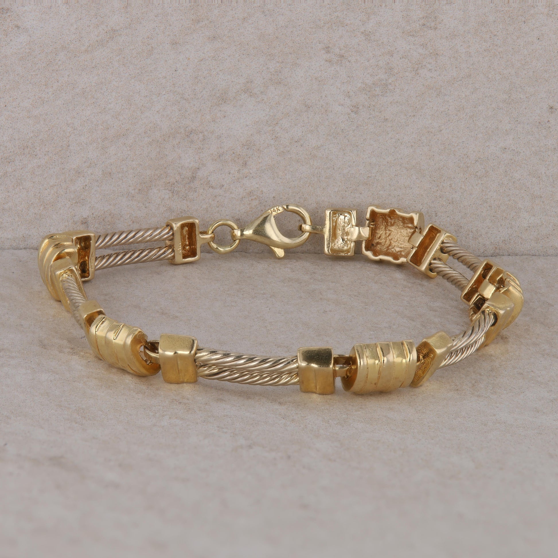 14ktt Textured Link Fashion Bracelet 15.8g