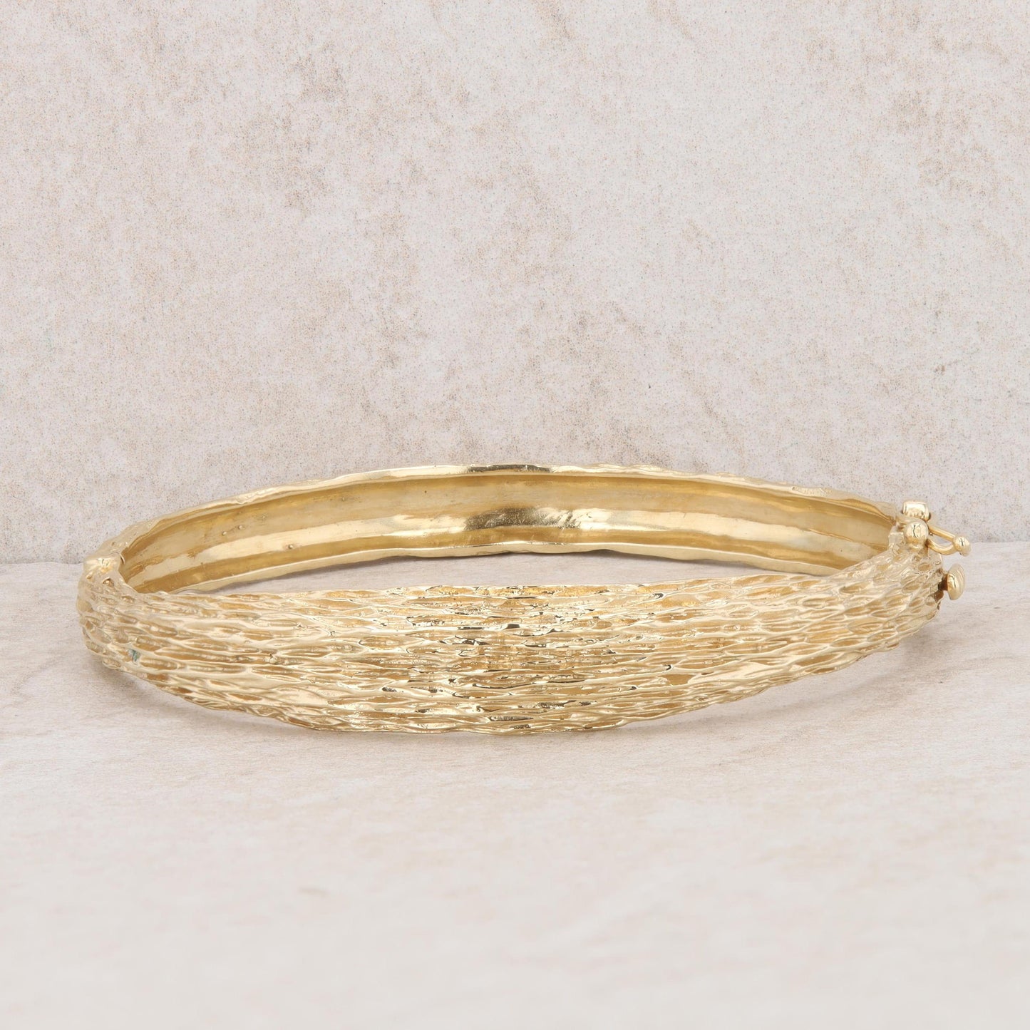 14k Yellow Gold Graduated Bark Bangle 18.0g