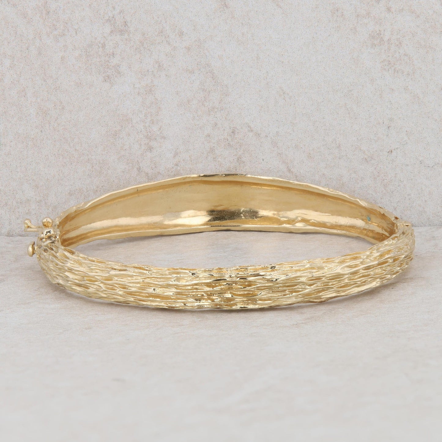 14k Yellow Gold Graduated Bark Bangle 18.0g