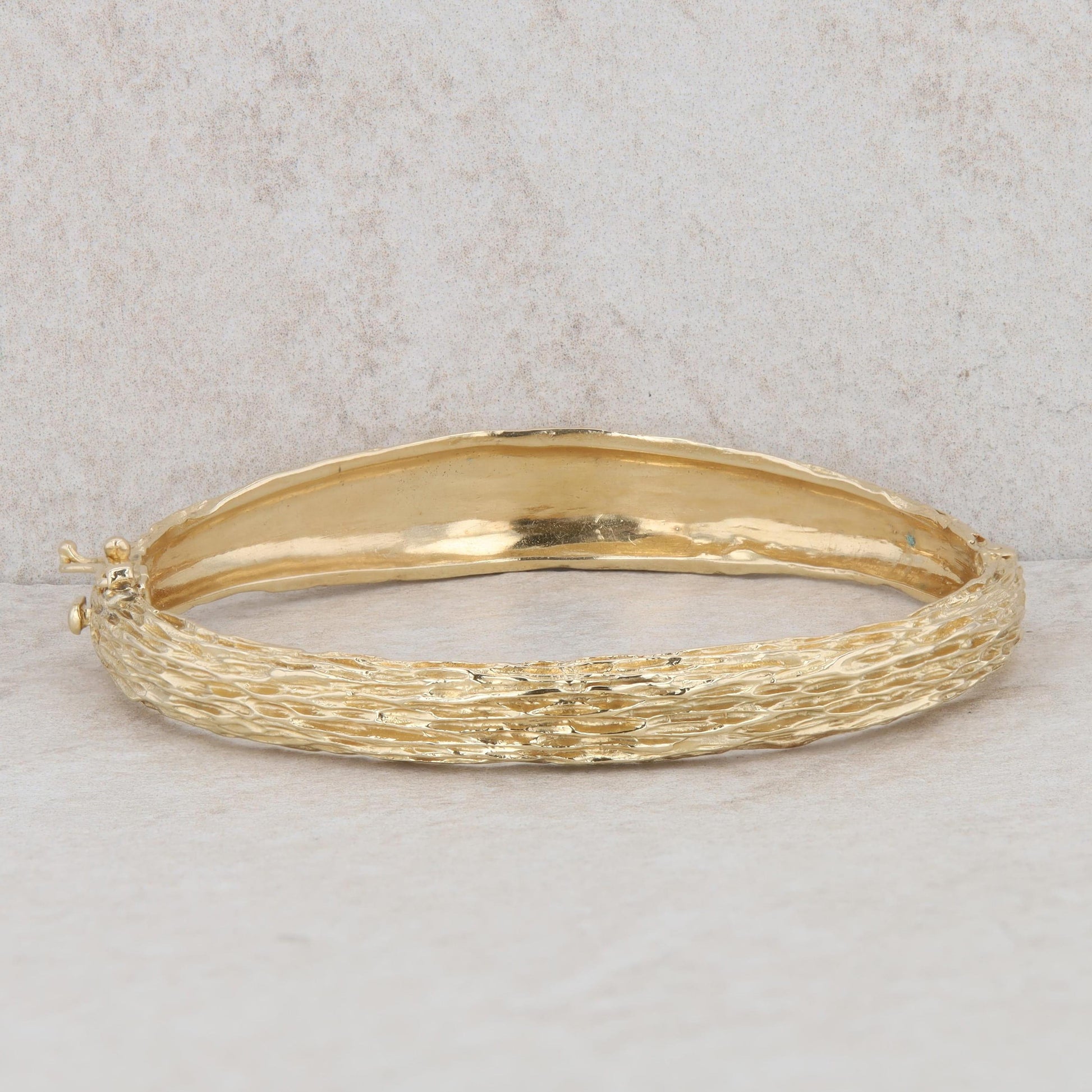 14k Yellow Gold Graduated Bark Bangle 18.0g