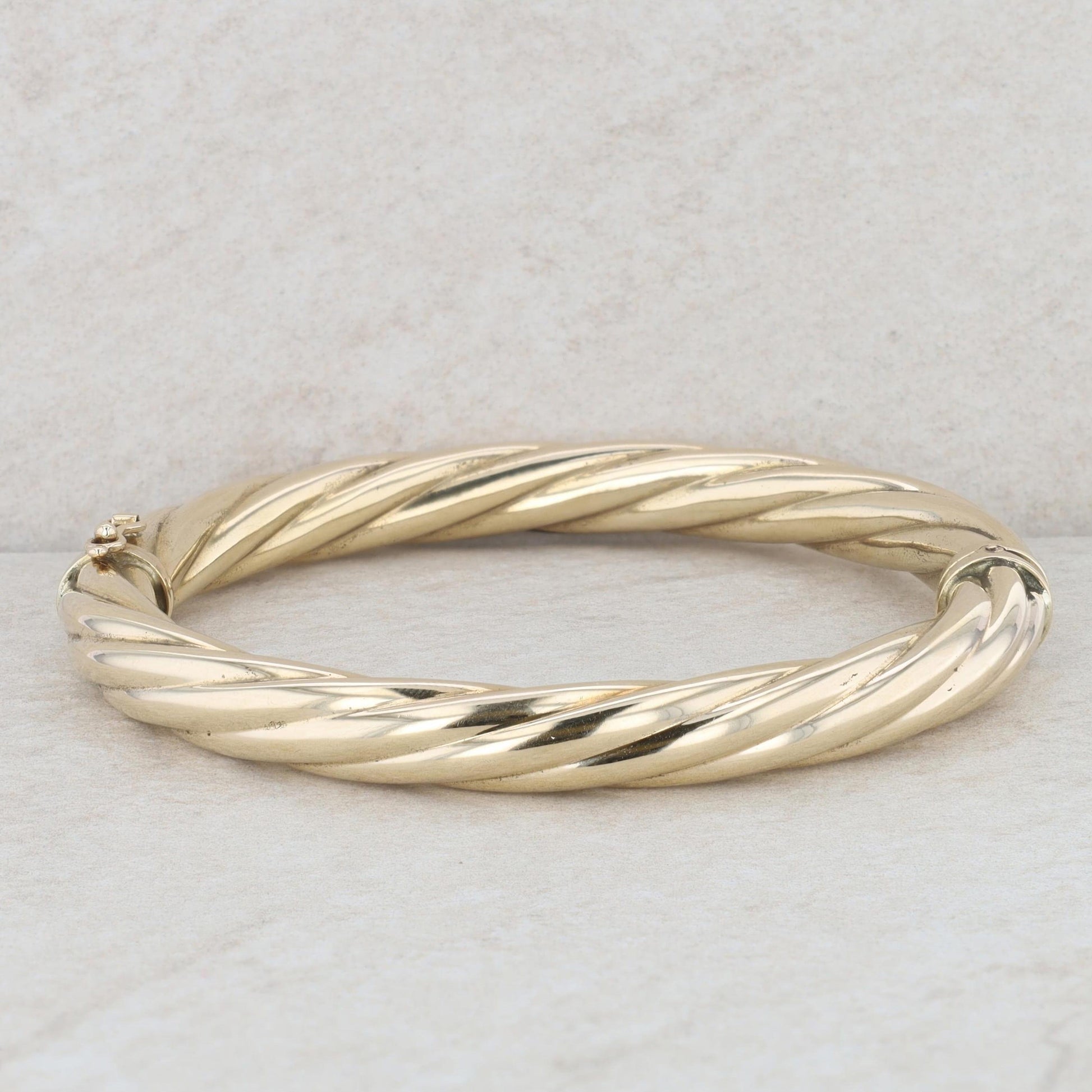 14k Yellow Hinged Ribbed Bangle 12.6g