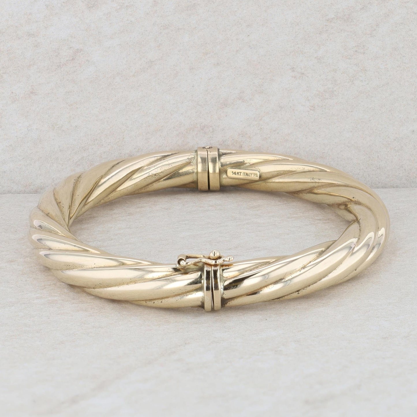 14k Yellow Hinged Ribbed Bangle 12.6g