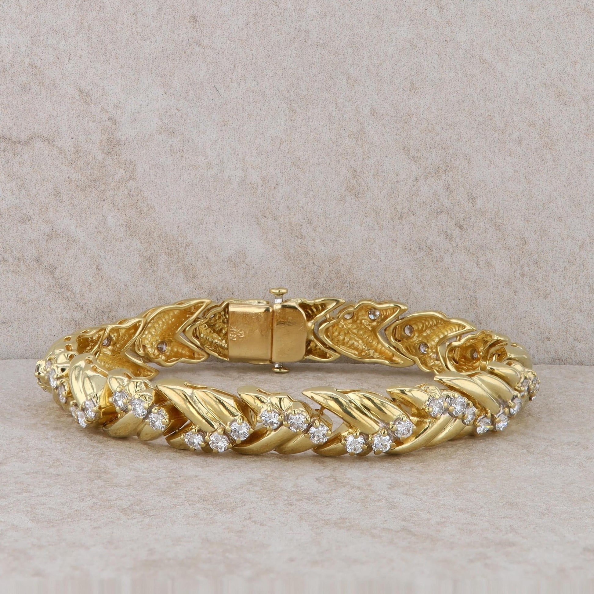 18k Yellow Gold Fashion Diamond Bracelet 43.10 grams