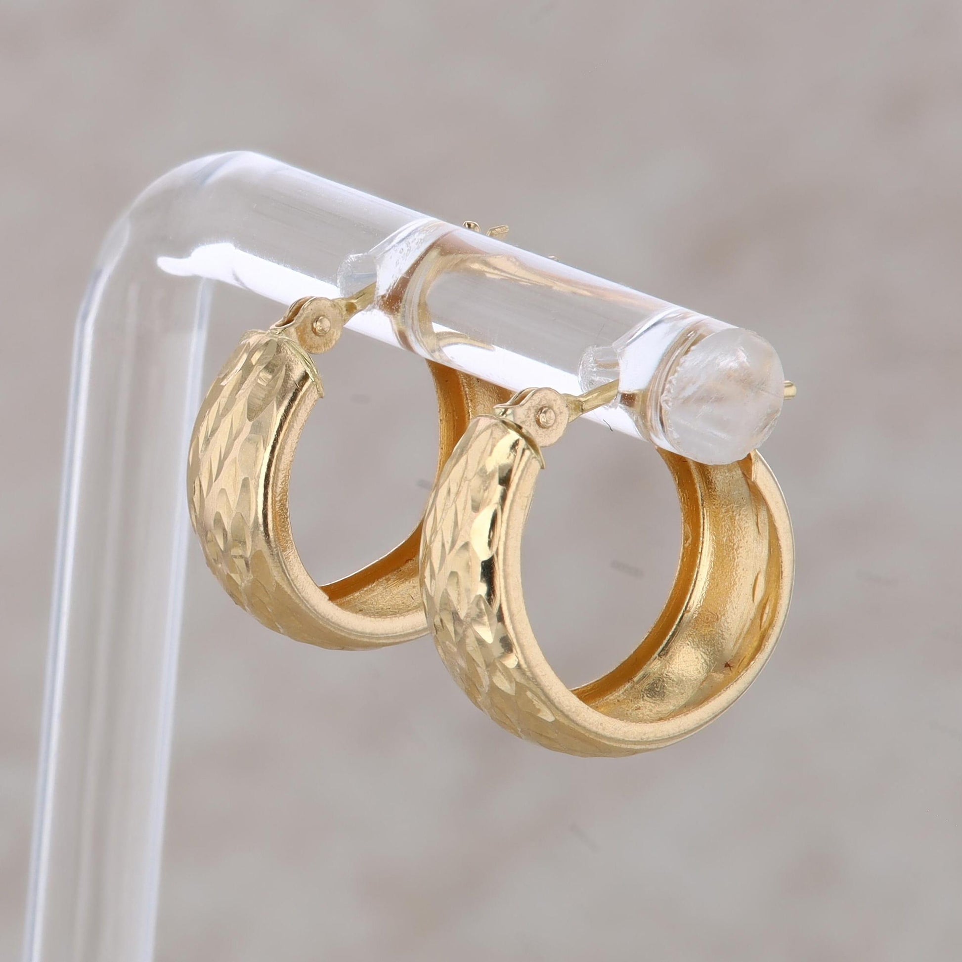 14k Yellow Gold Textured Hollow Huggie Hoop Earrings 0.86g