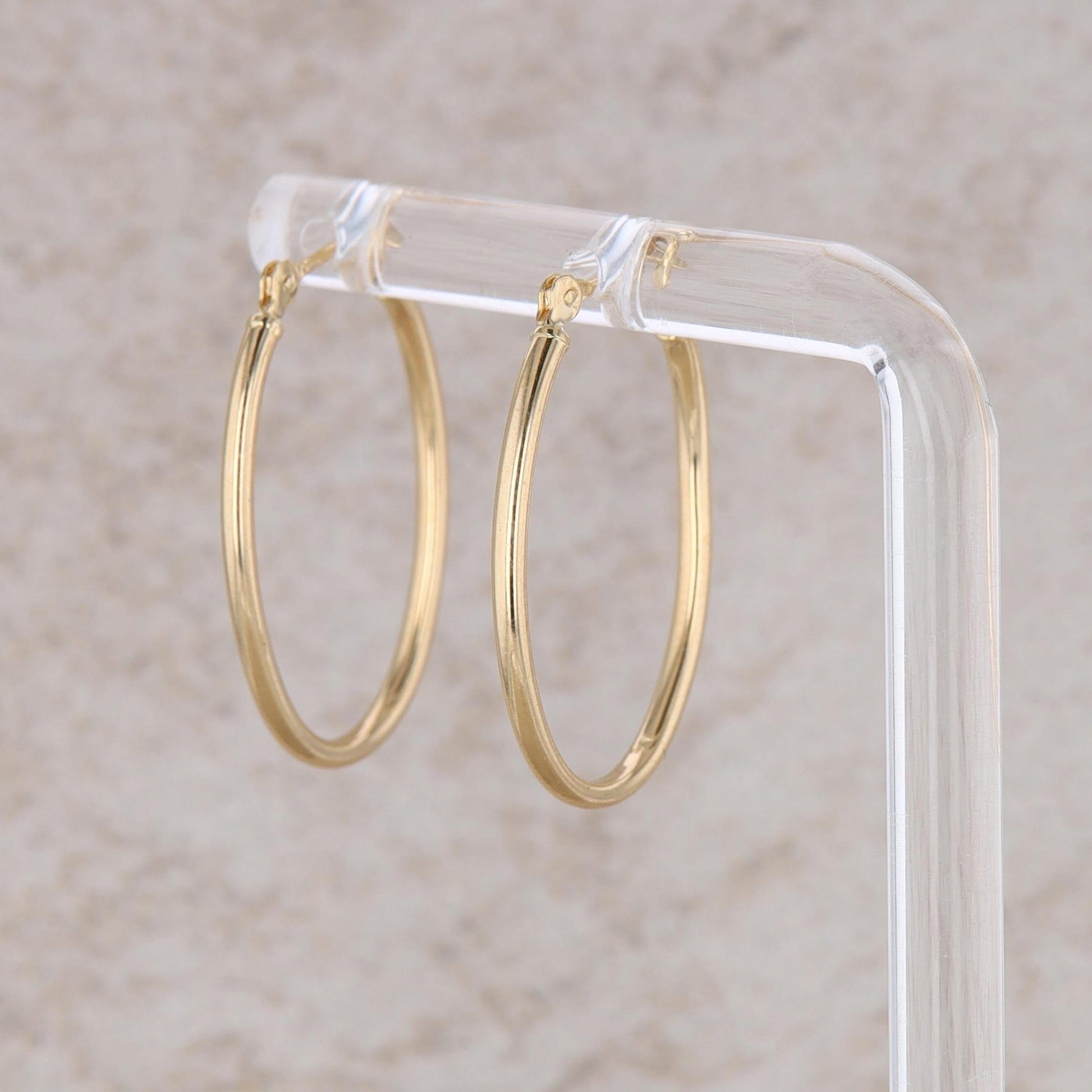 14k Yellow Gold Thin Oval Hoop Earrings 0.72g