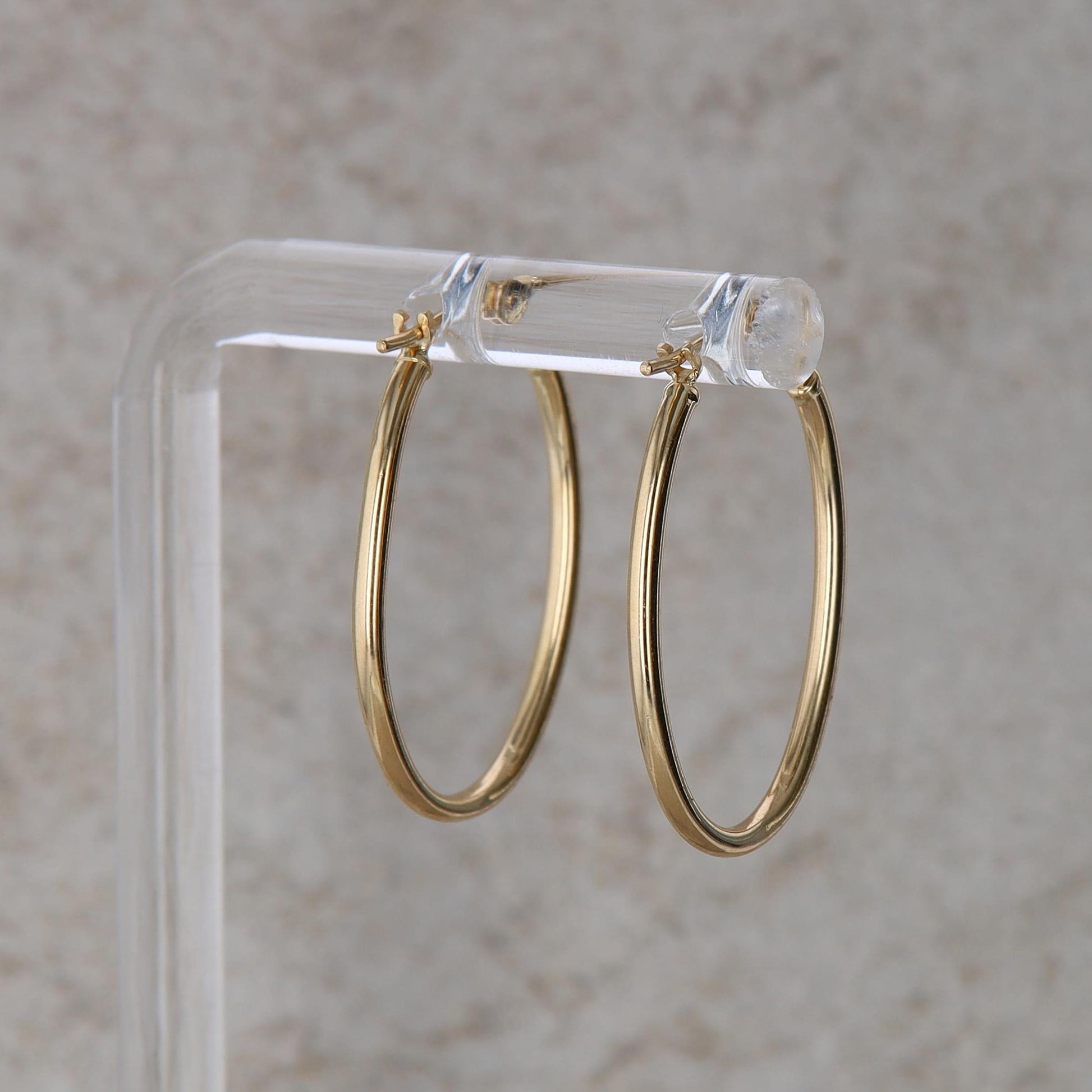 14k Yellow Gold Thin Oval Hoop Earrings 0.72g