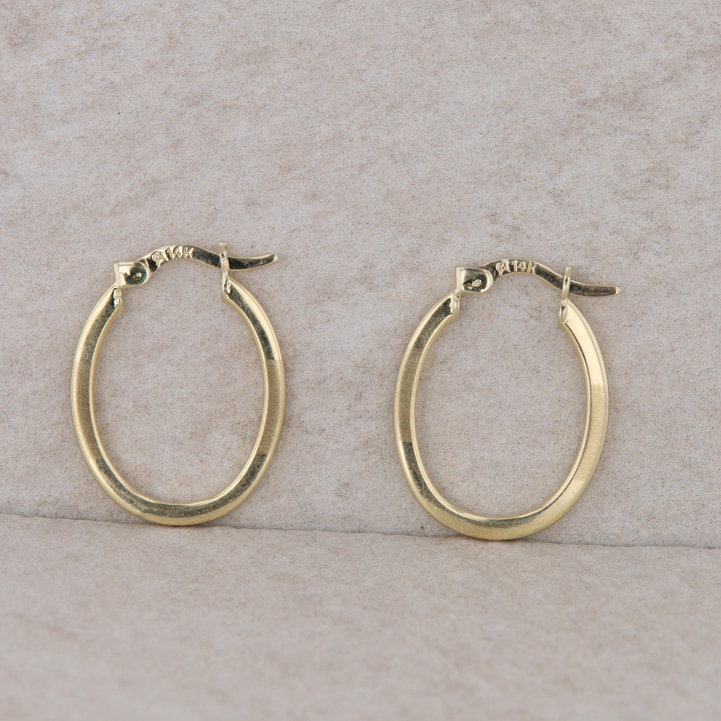 14k Yellow Gold Oval Textured and Polished Hoop Earrings 1.96g