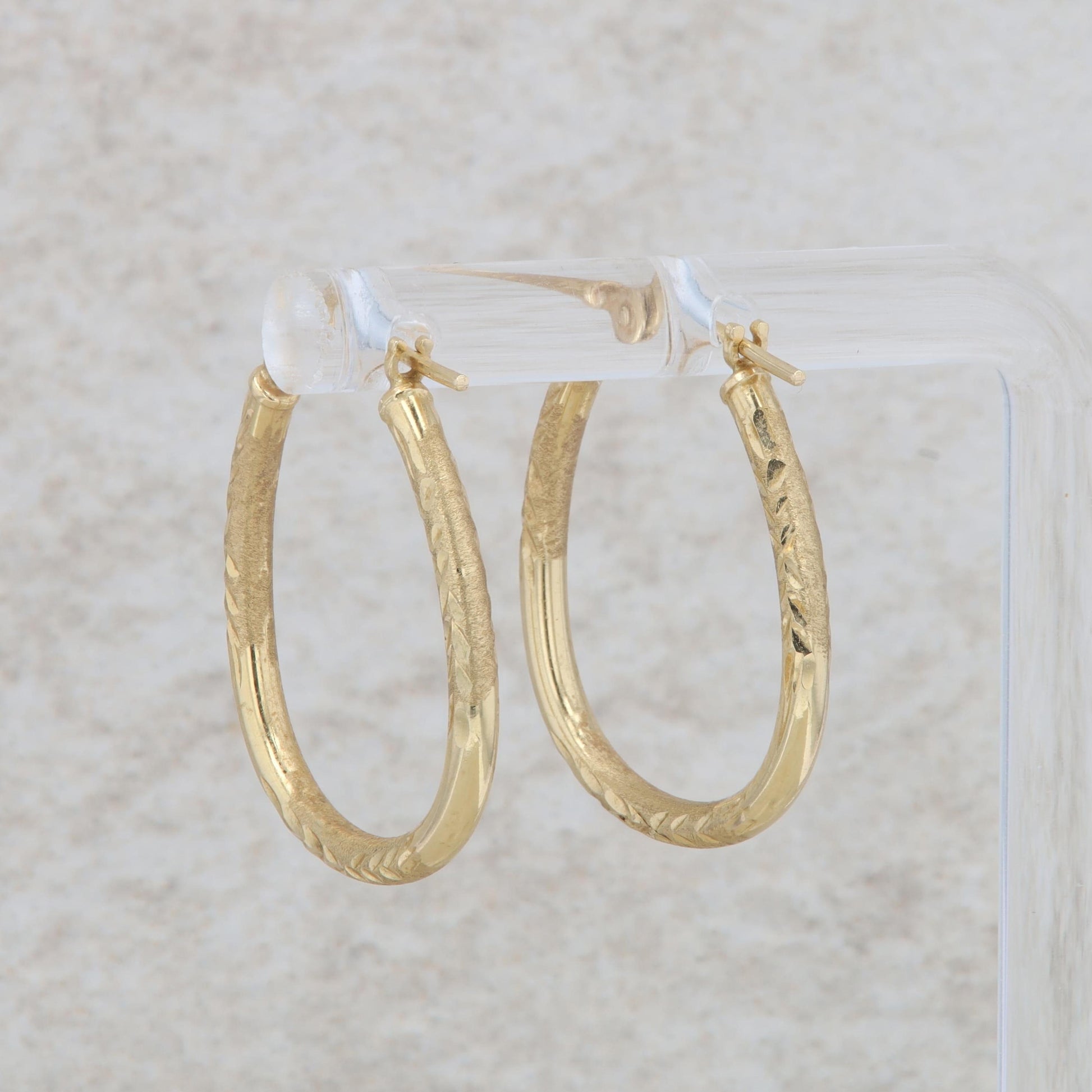 14k Yellow Gold Thin Oval Textured Hoop Earrings 1.0g