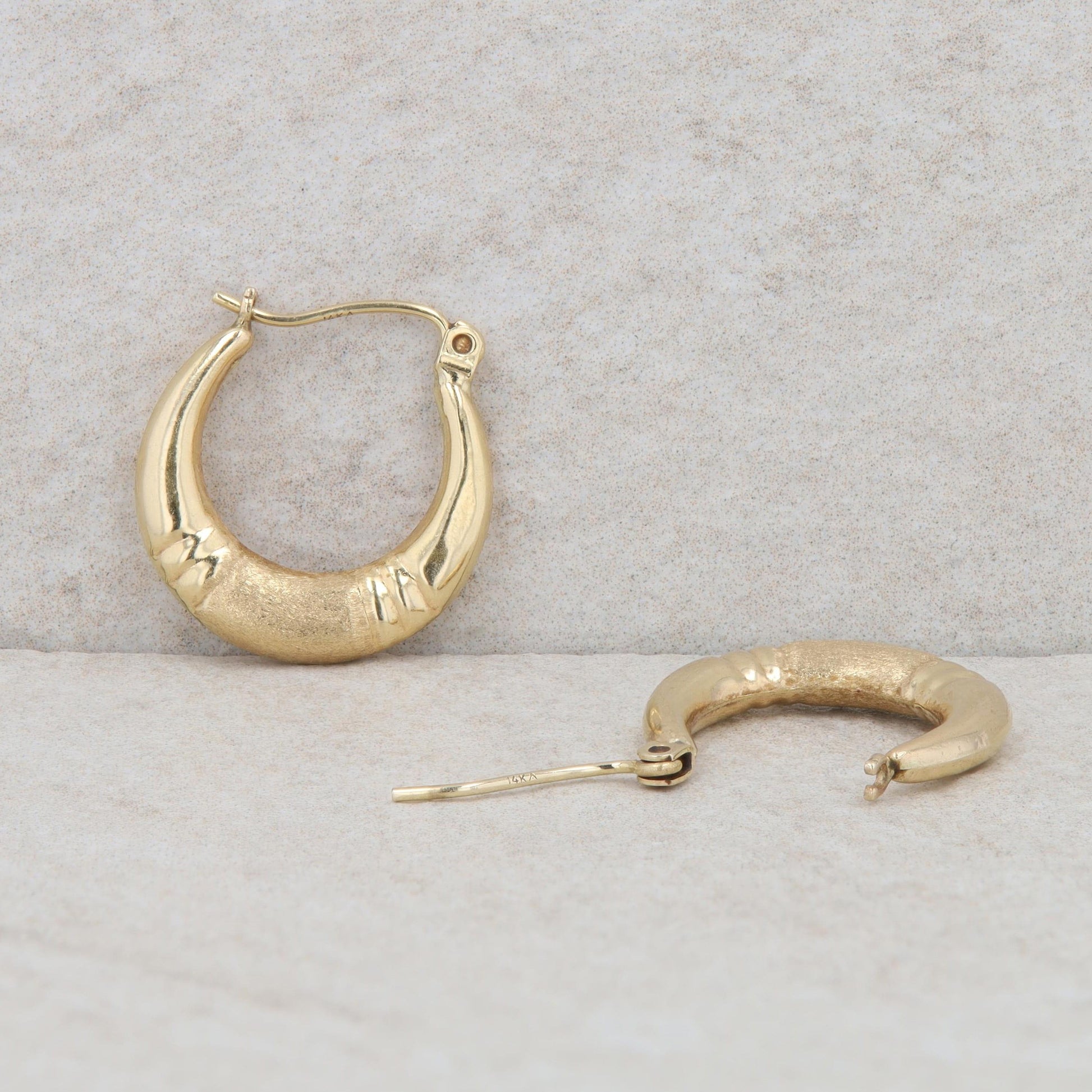 14k Yellow Gold Polish and Texture Door Knocker Hoop Earrings 1.30g