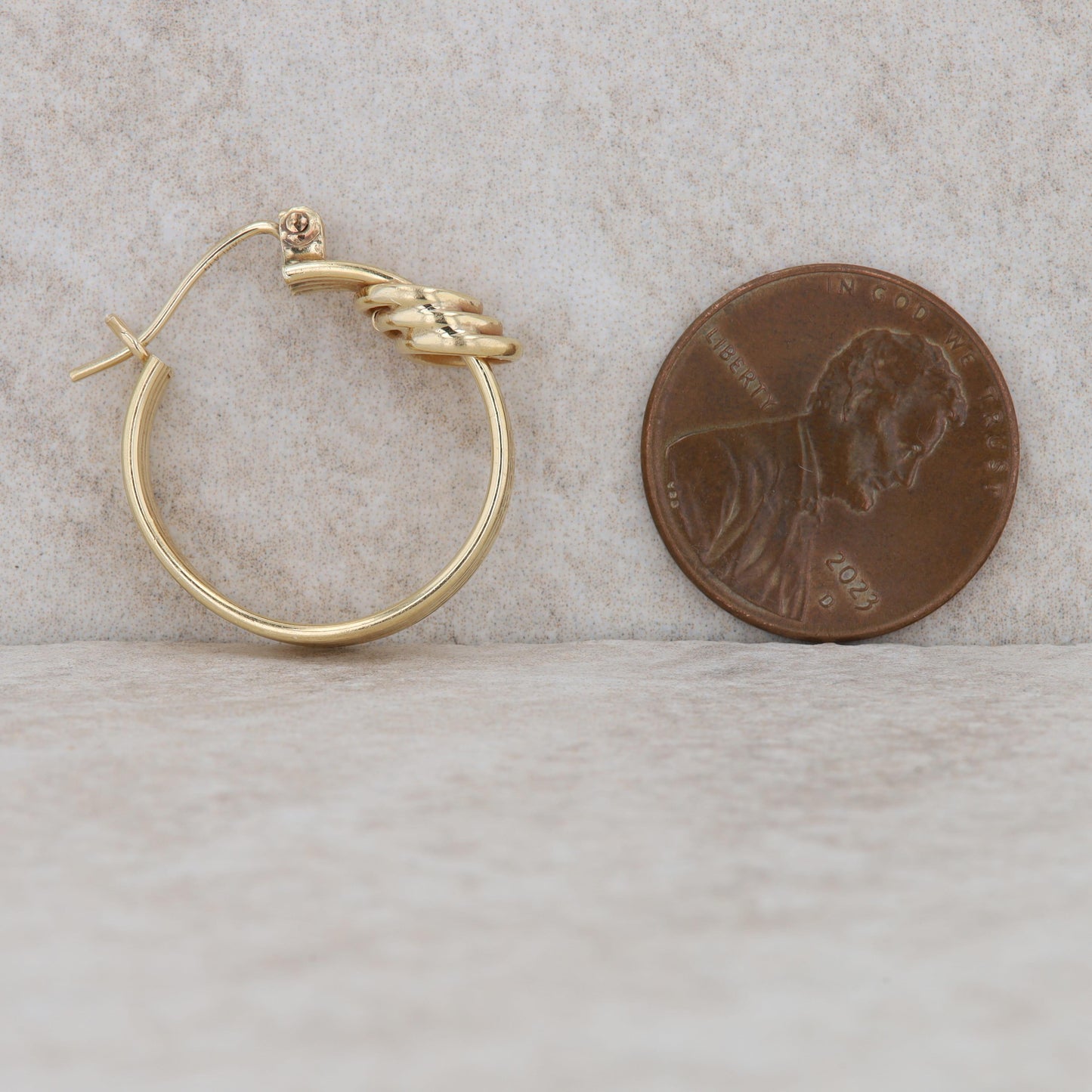 14k Yellow Gold Circle Wire Wrapped Hoop Earrings 2.51g