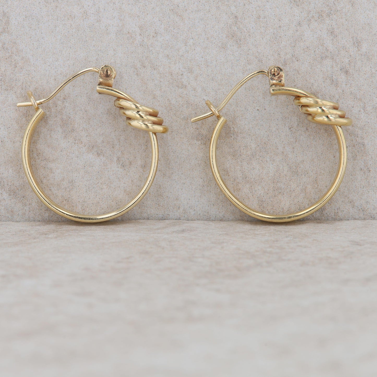 14k Yellow Gold Circle Wire Wrapped Hoop Earrings 2.51g