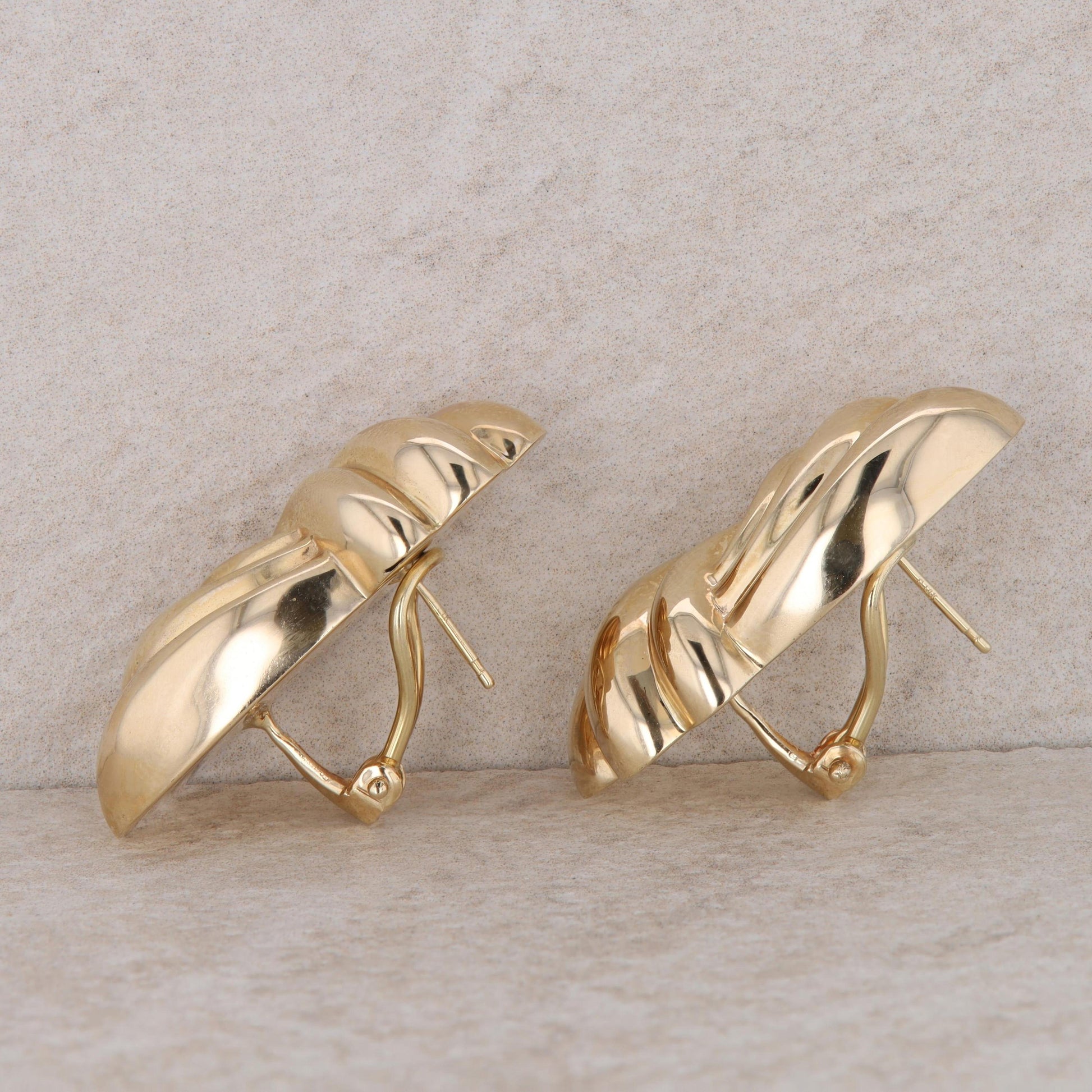 14k Yellow Gold Geometrical Hollow Omega Stud Earrings 10.10g