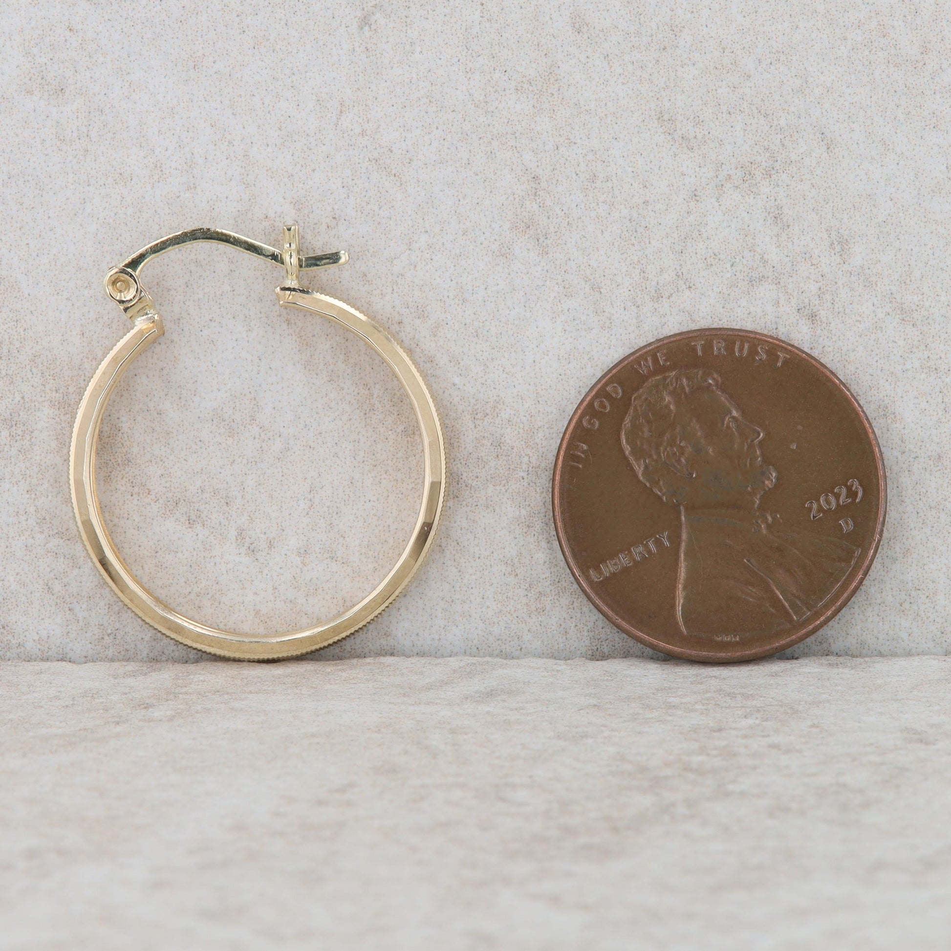 10k Yellow Gold Polished and Textured Hoop Earrings 3.03g