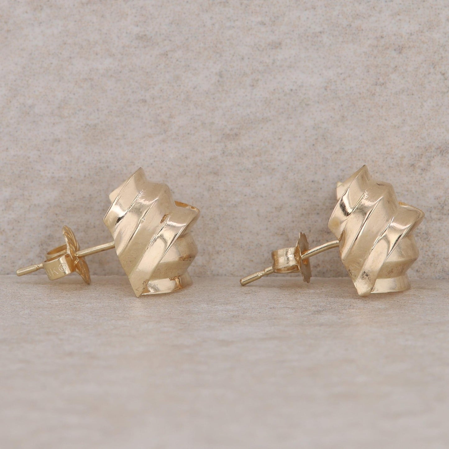 14k Yellow Gold Ribbon Love Knot Stud Earrings, 1.2g
