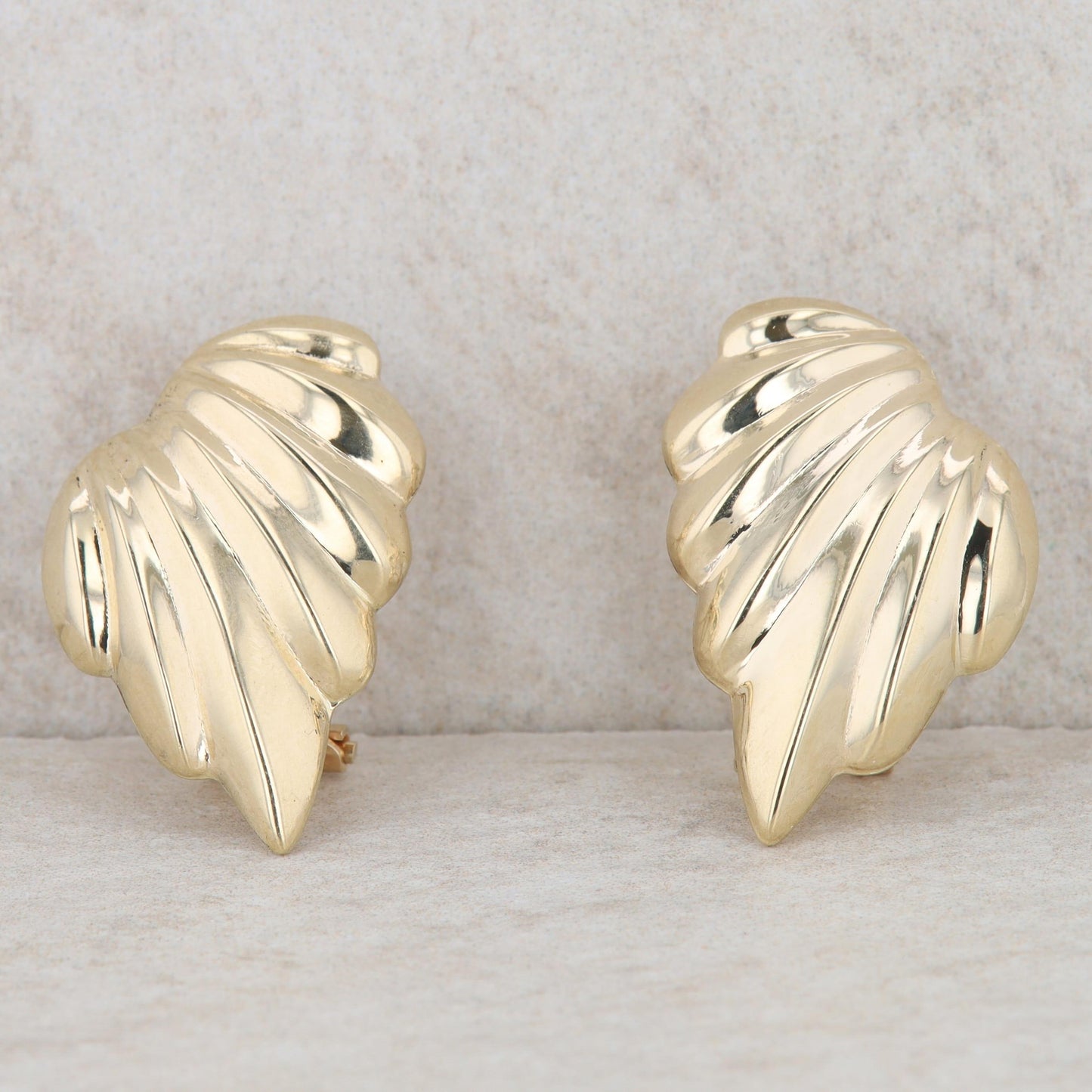 14k Yellow Gold Fluted Fan Shaped High Polish Omega Back Earrings, 5.5g