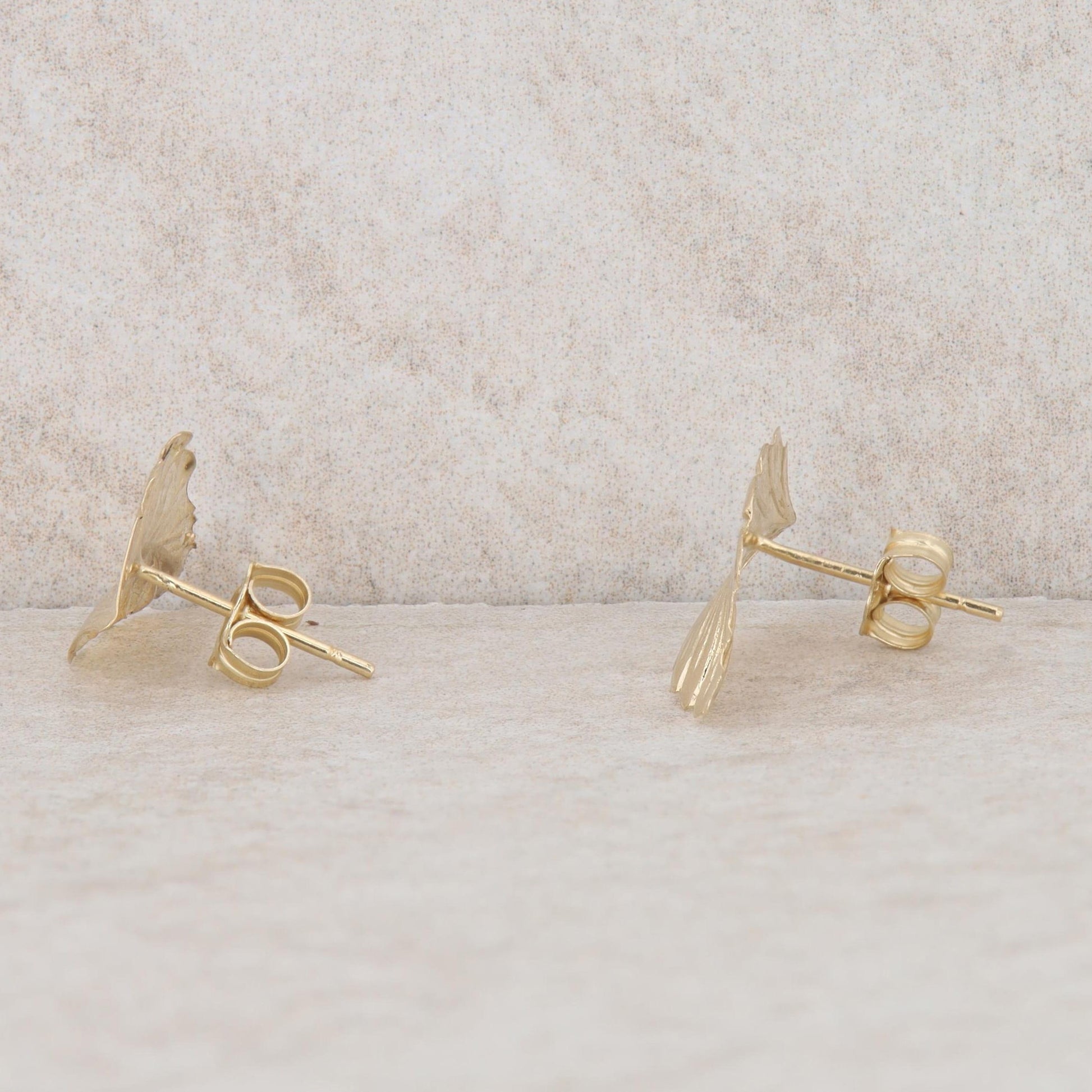 14k Yellow Gold Textured Leaf Stud Earrings, 0.8g