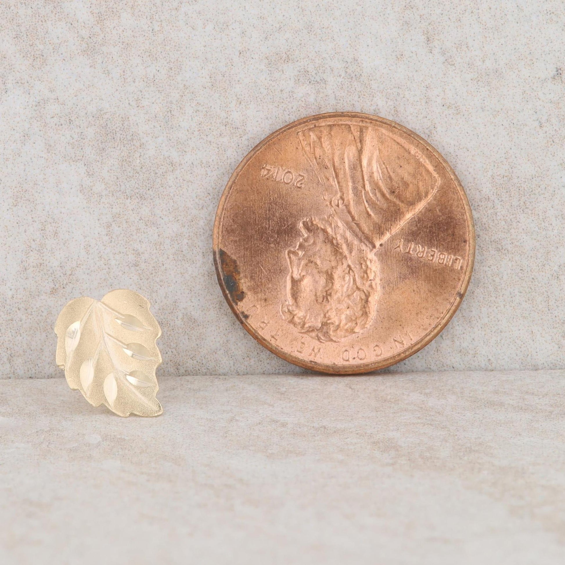 14k Yellow Gold Leaf Stud Earrings, 0.6g