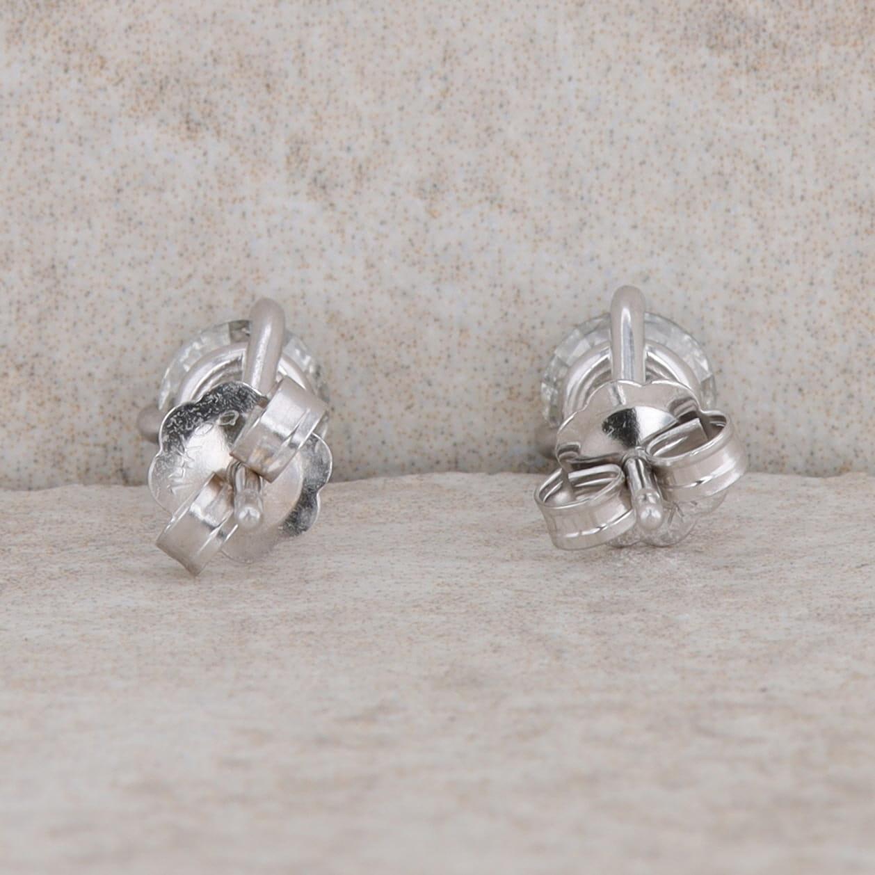 14k White Gold Round Diamond Stud Earrings