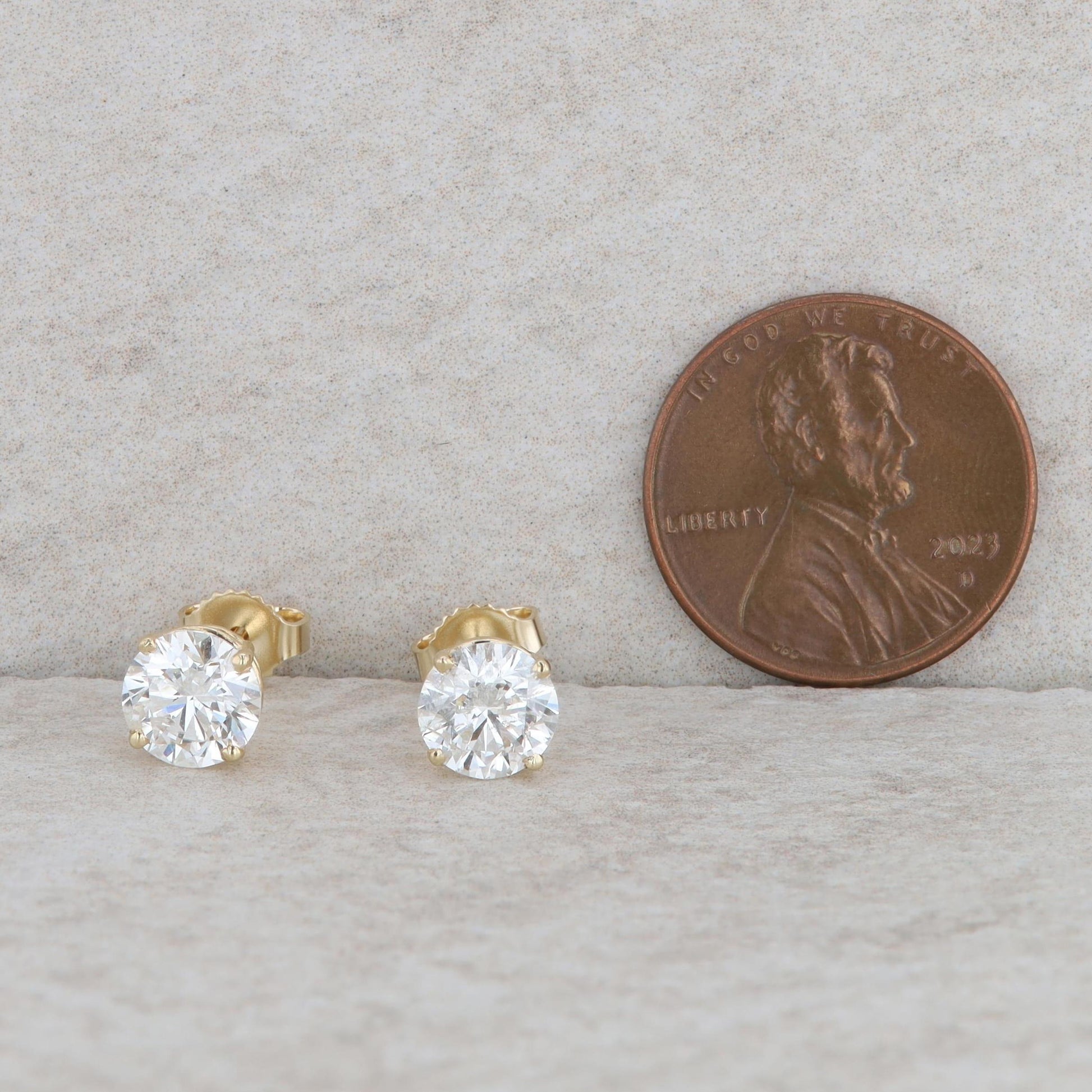 14k Yellow Gold Diamond Round 2cttw Stud Earrings