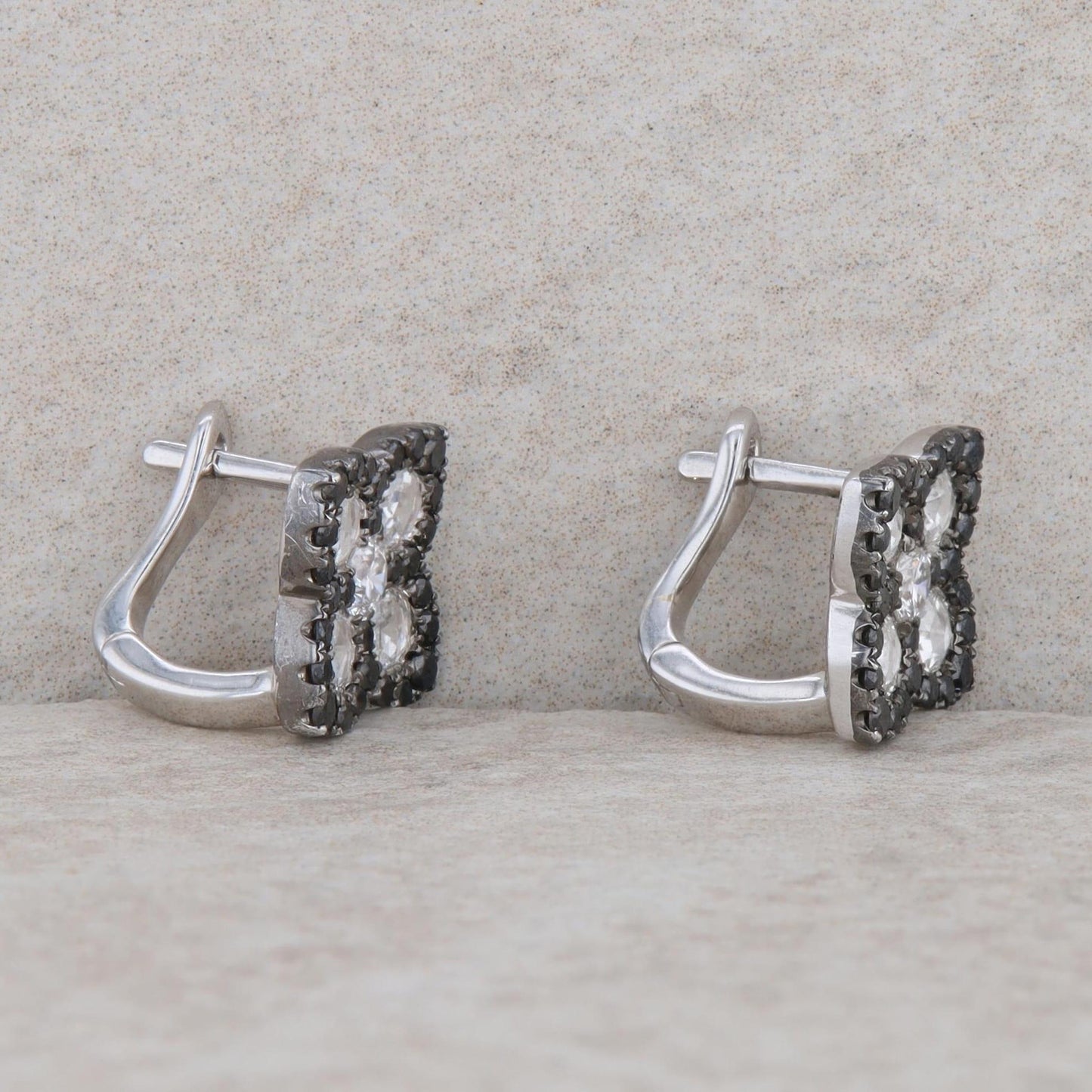 Spark 18k White Gold White and Black Diamond Floral Stud Earrings