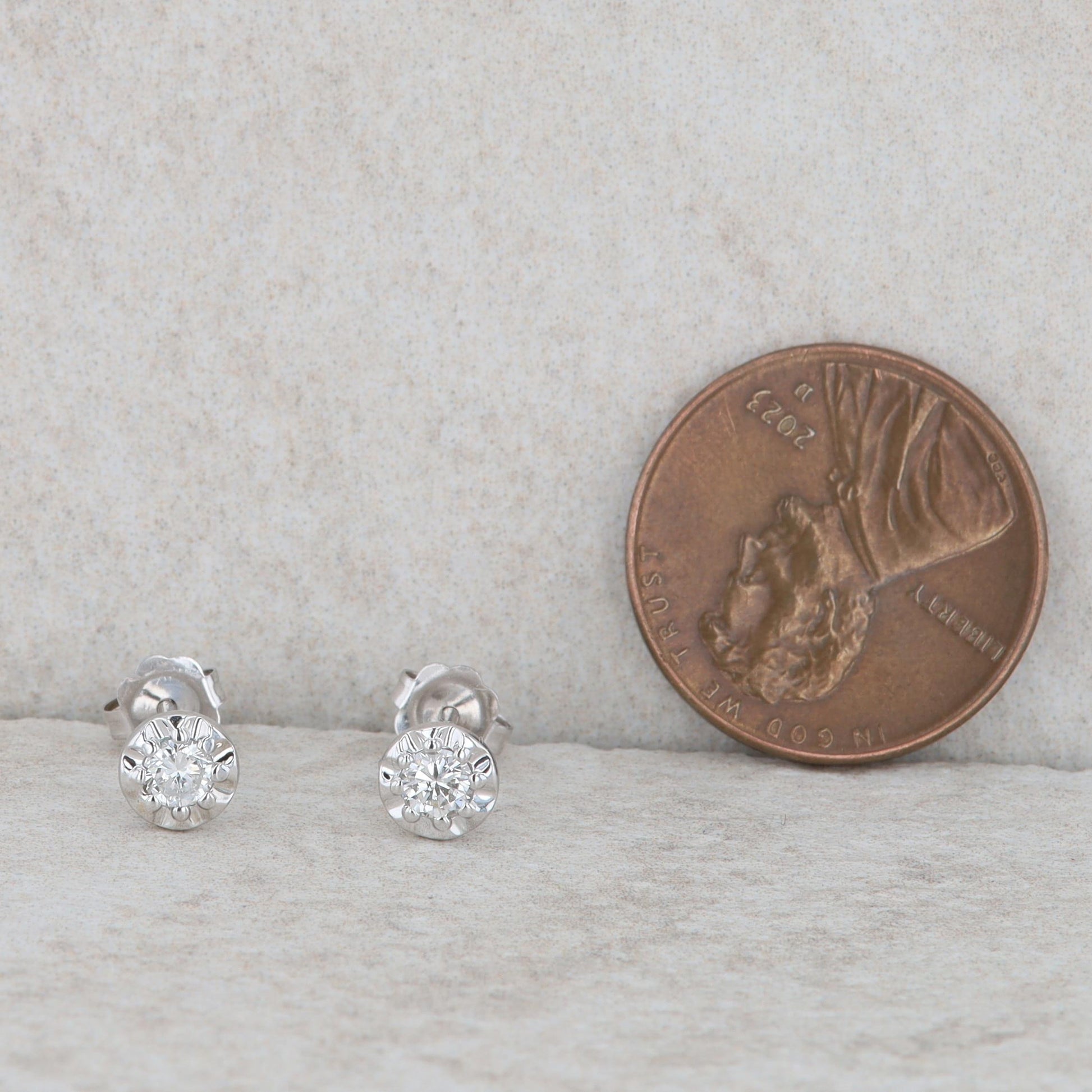 14k White Gold Illusion Plate Diamond Stud Earrings