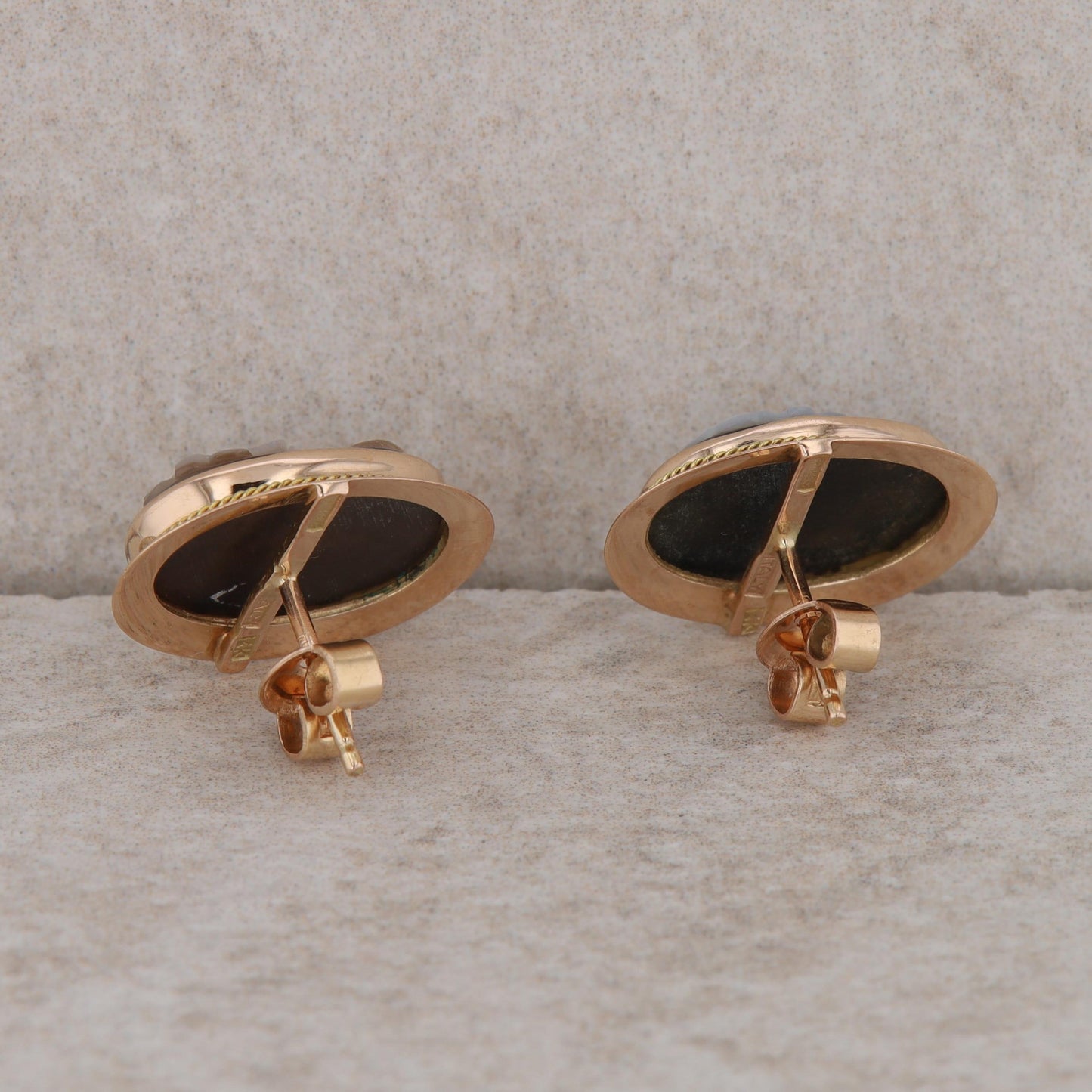 14k Yellow Gold Cameo Oval Stud Earrings