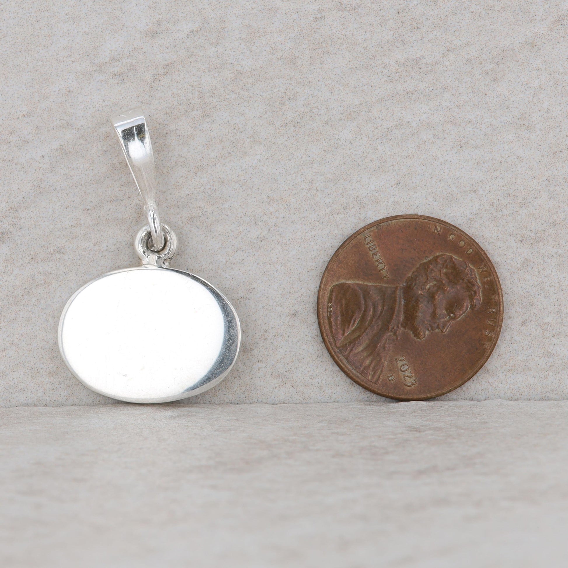 Sterling Silver Oval Charm Pendant 4.22g