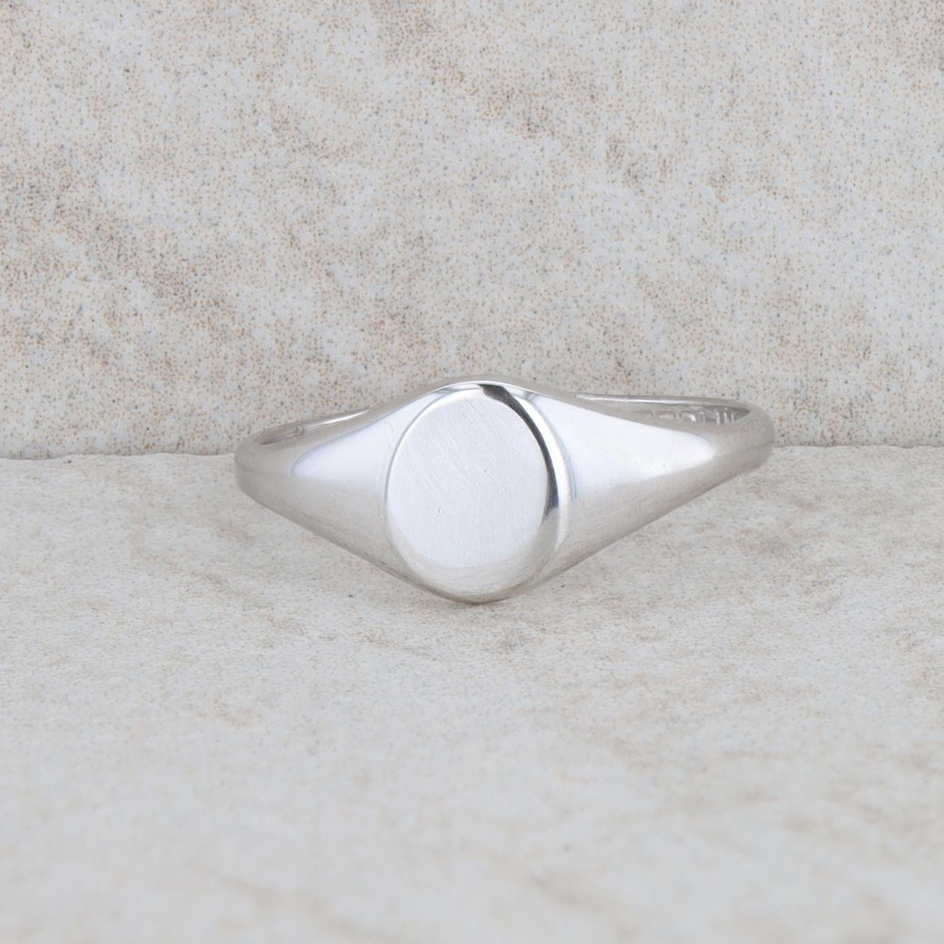 Sterling Silver Round Signet Ring 1.30g