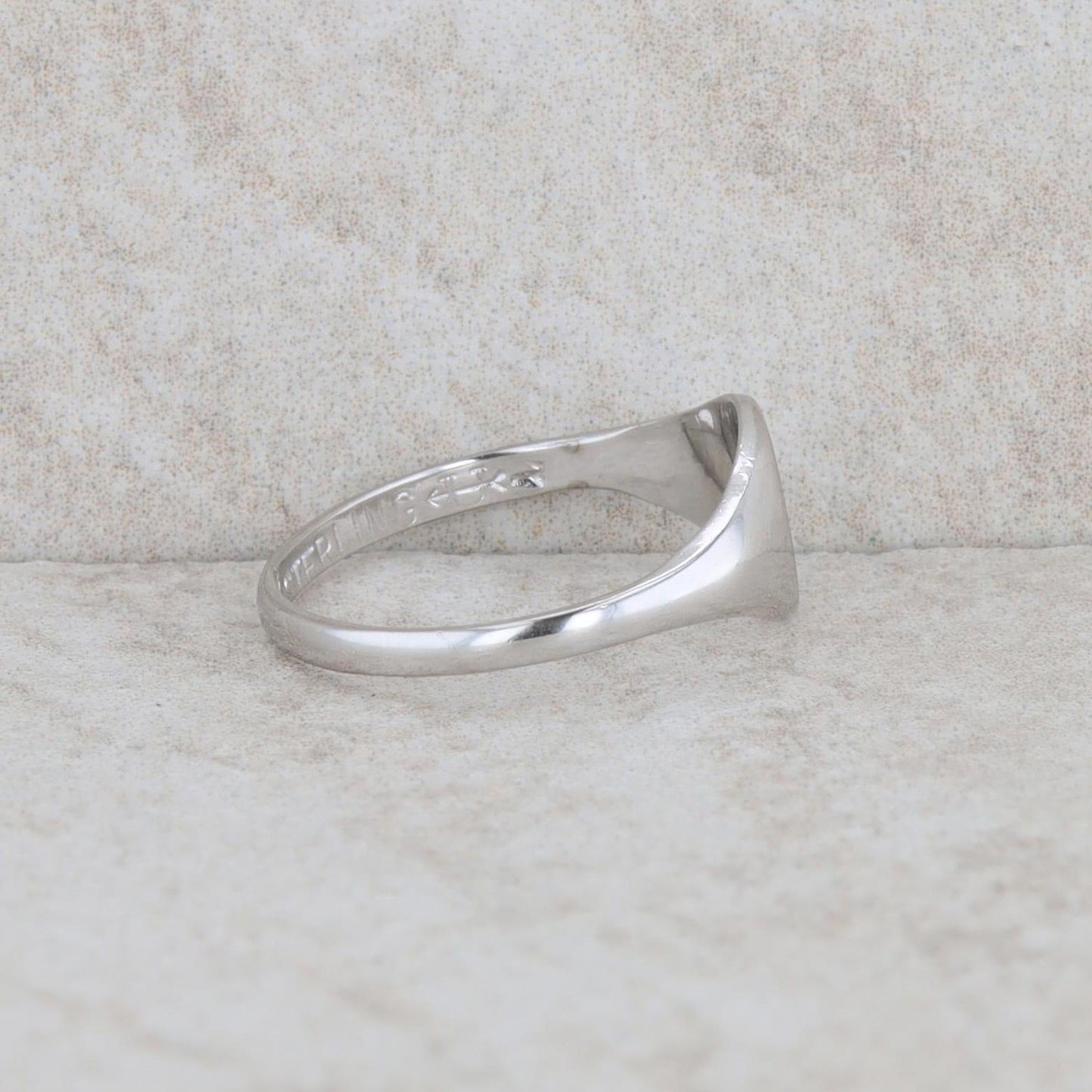 Sterling Silver Round Signet Ring 1.30g