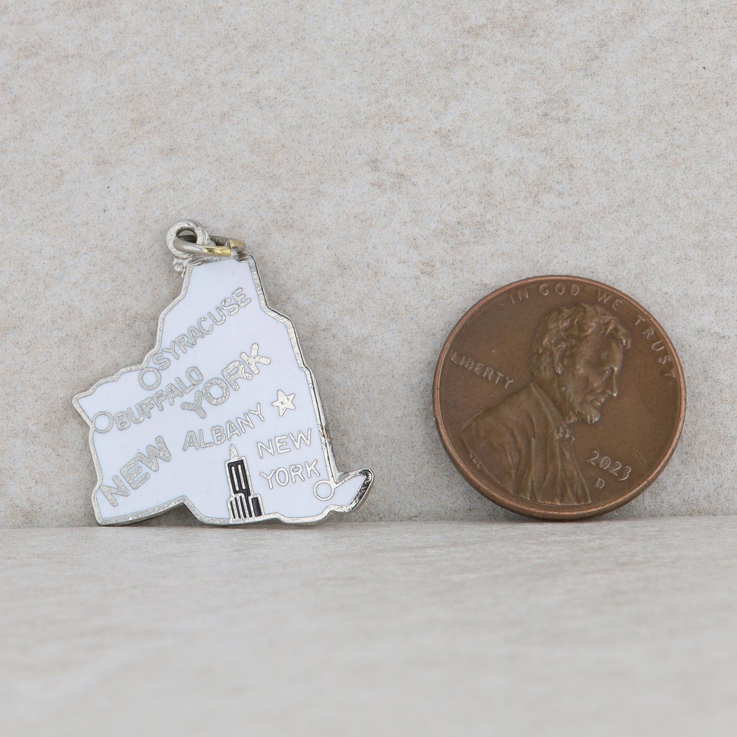 Silver Plated White Enamel New York State Charm 2.95g