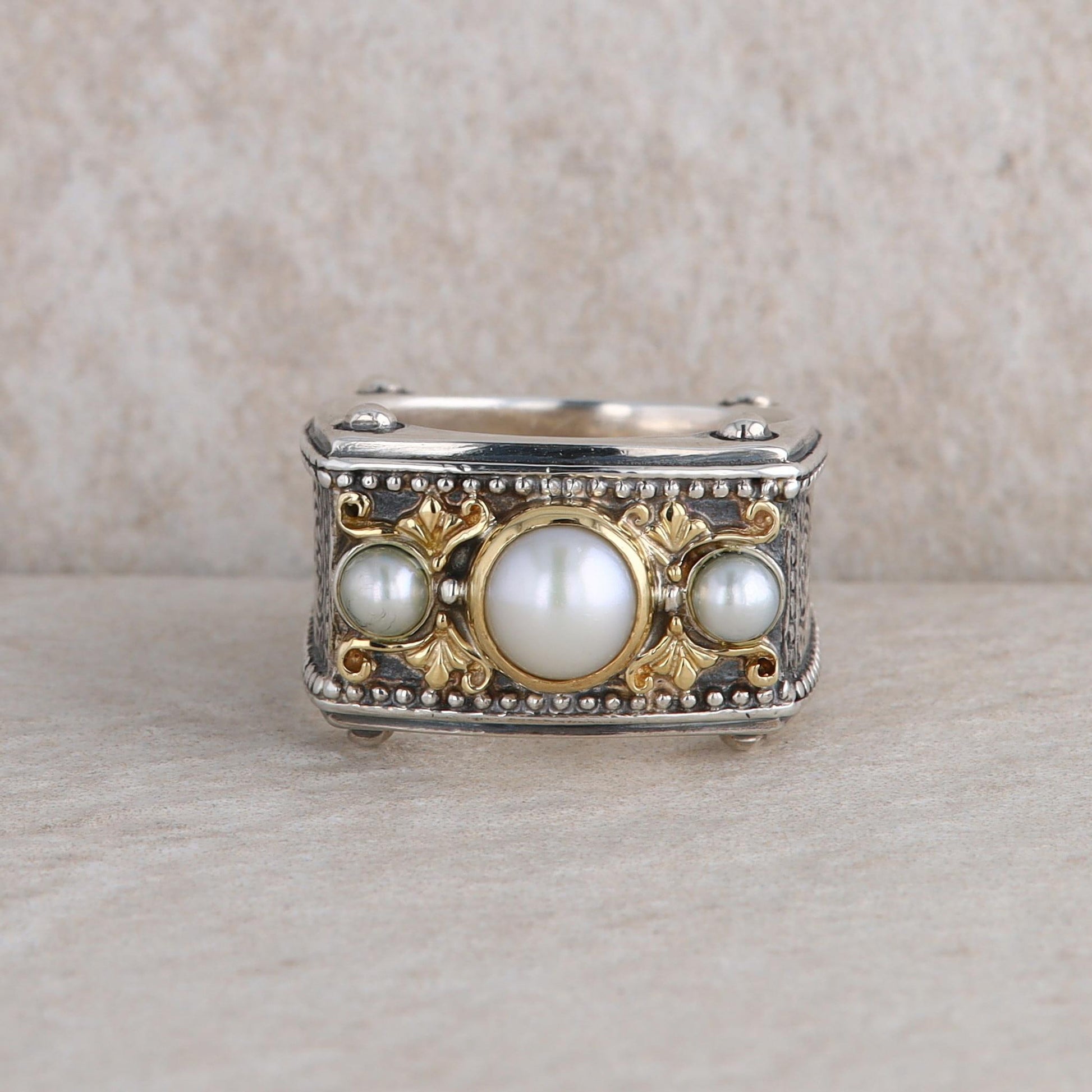 Konstantino Three Freshwater Cultured Pearl Square Ring DKJ520-122