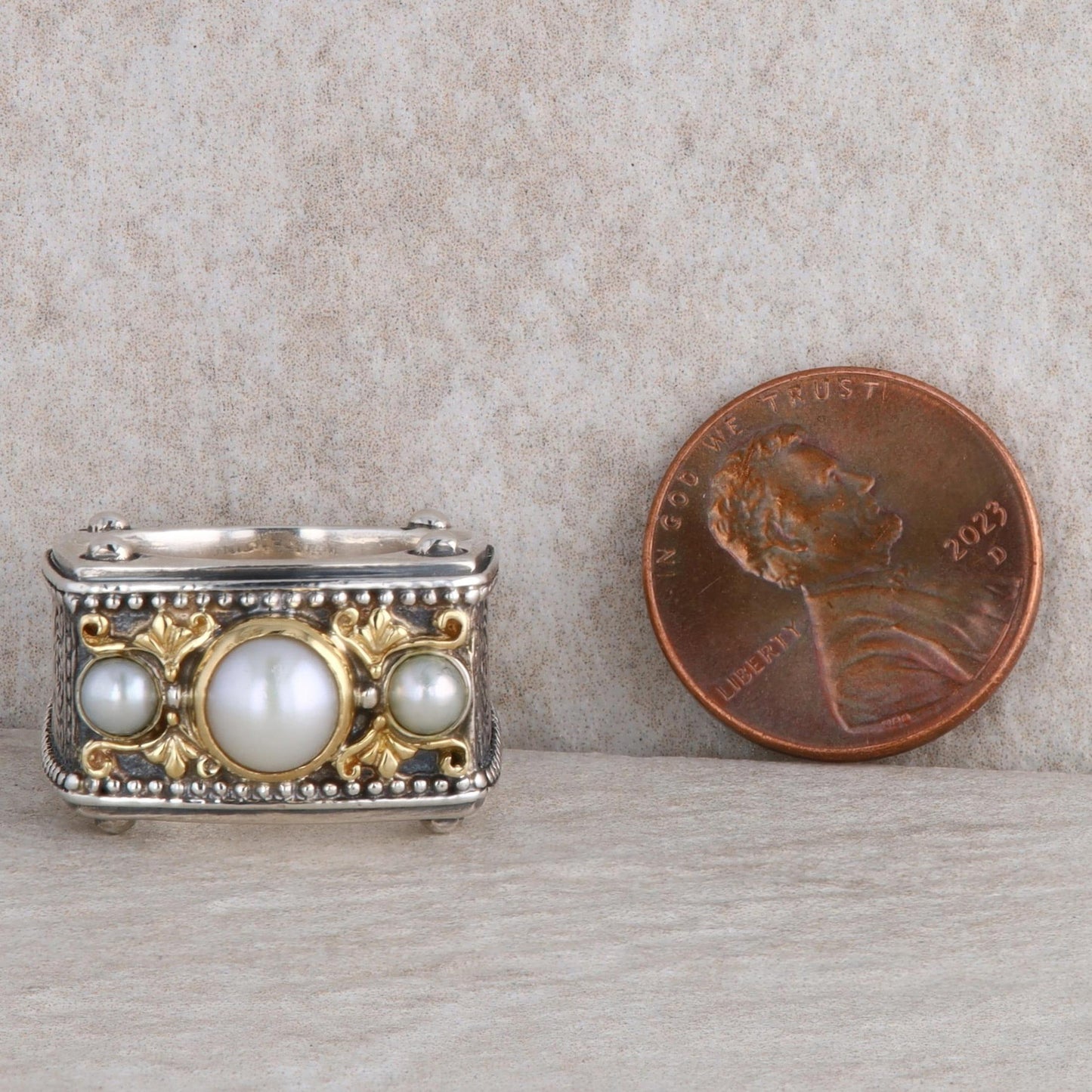 Konstantino Three Freshwater Cultured Pearl Square Ring DKJ520-122