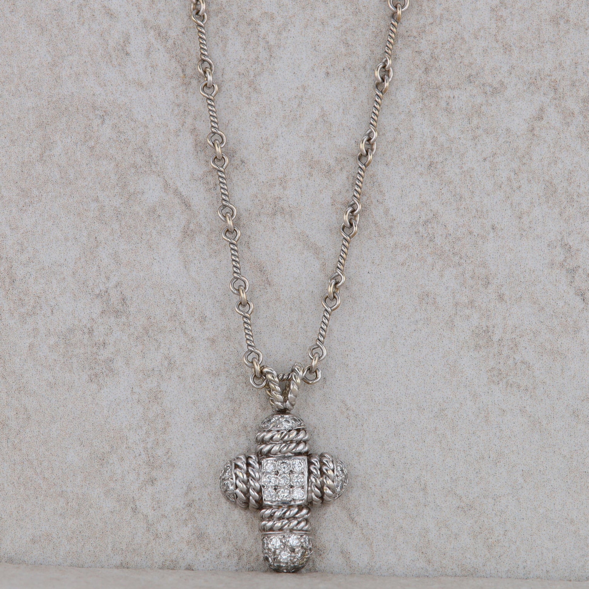 18k White Gold Cassis Diamond Cross Necklace