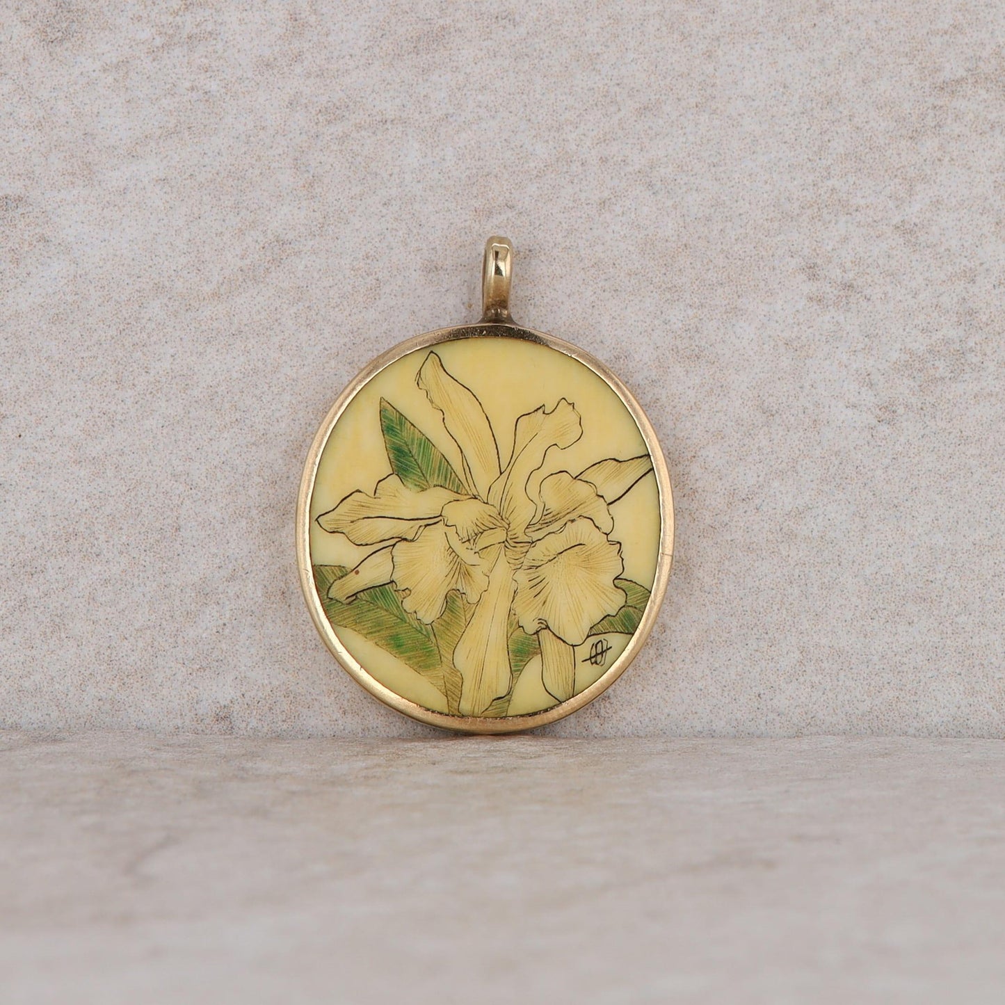 14k Yellow Gold Yellow Enamel Floral Pendant 6.31g