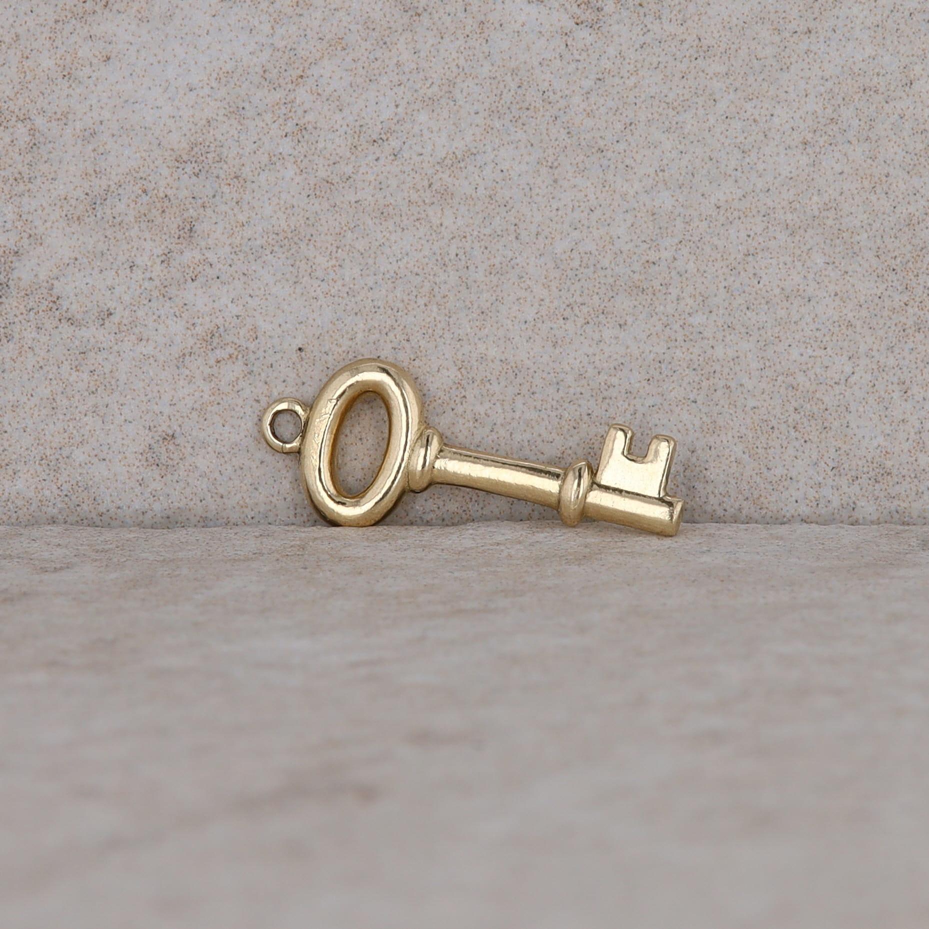 14k Yellow Gold Key Charm/Pendant 0.5g