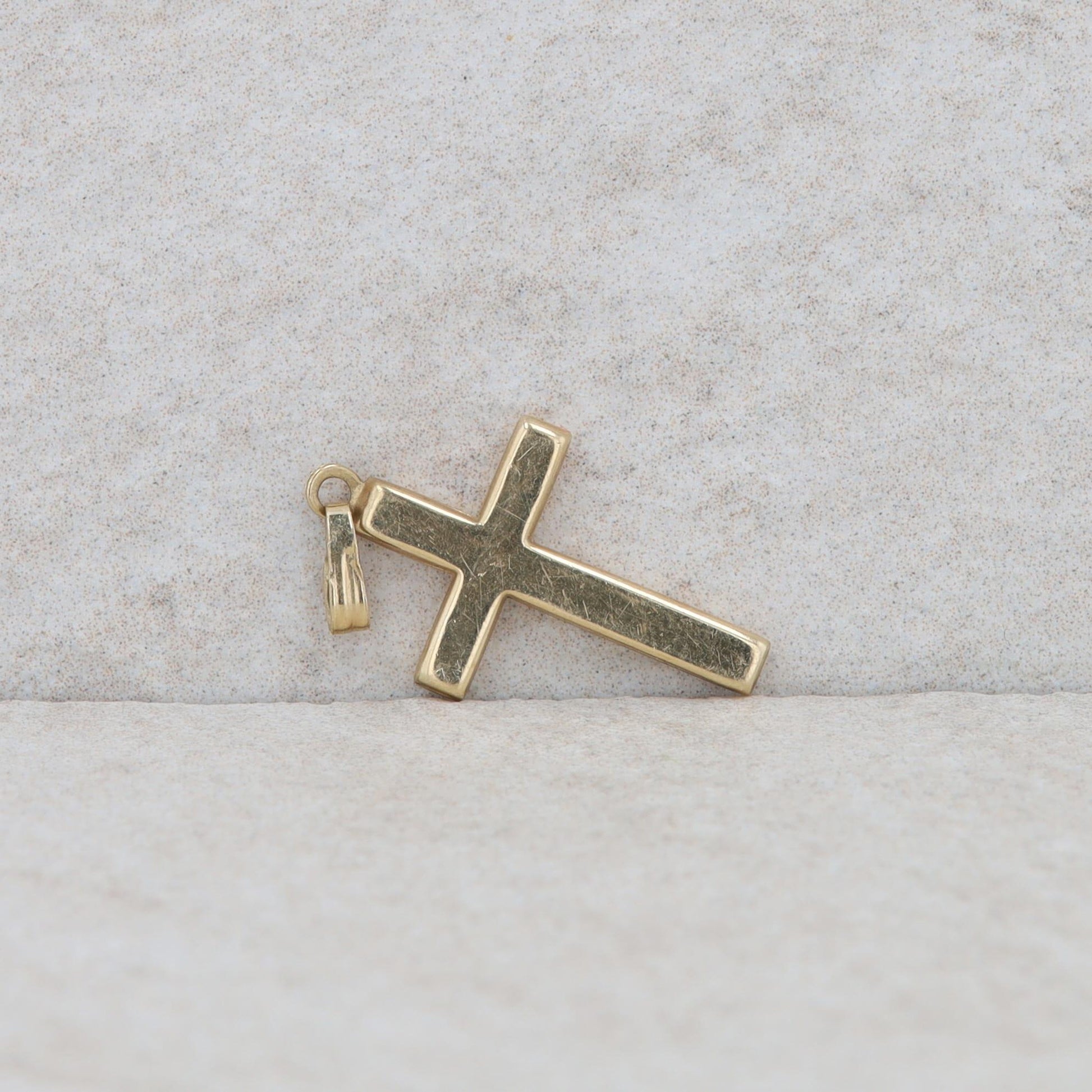 14k Yellow Gold Cross Pendant 0.33g