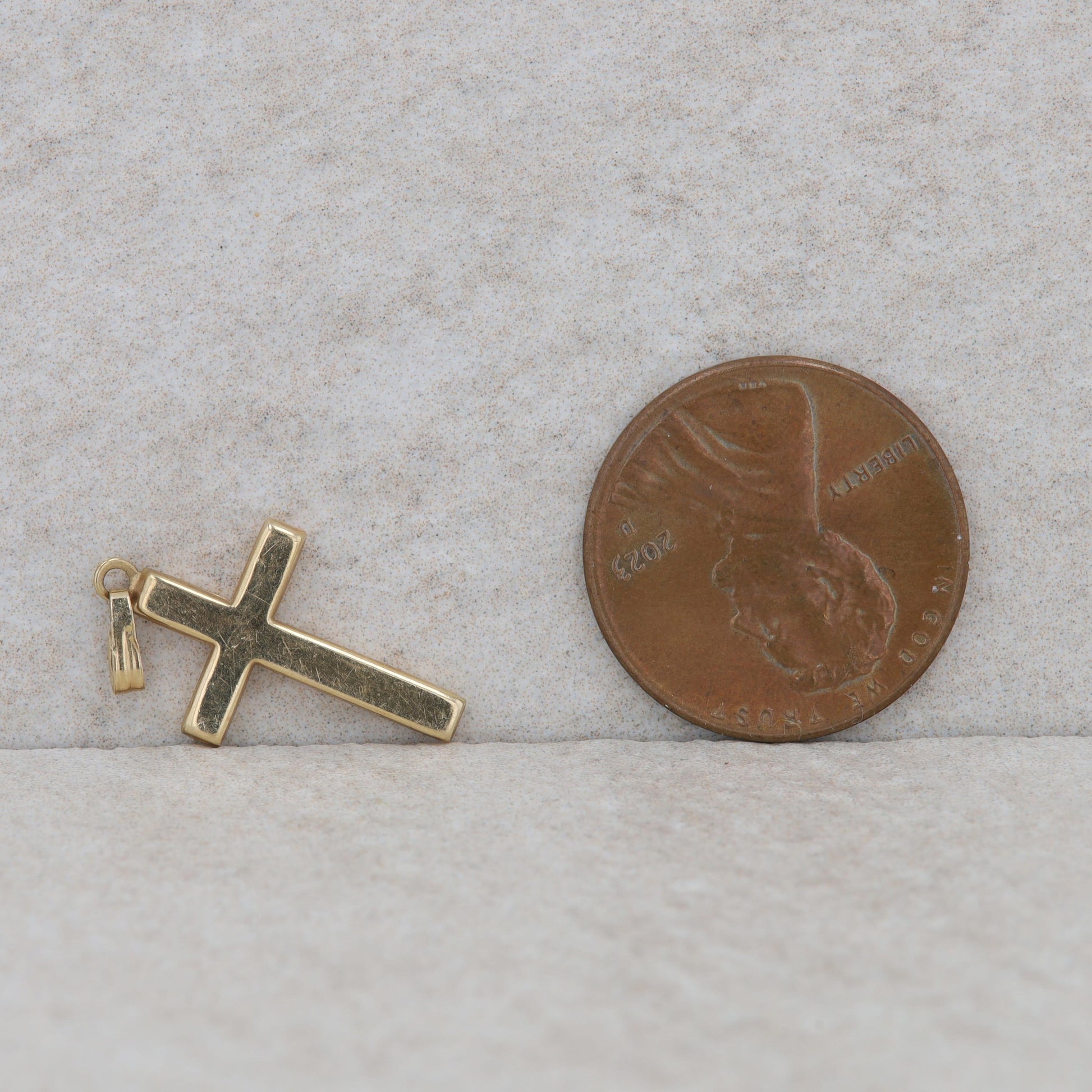 14k Yellow Gold Cross Pendant 0.33g