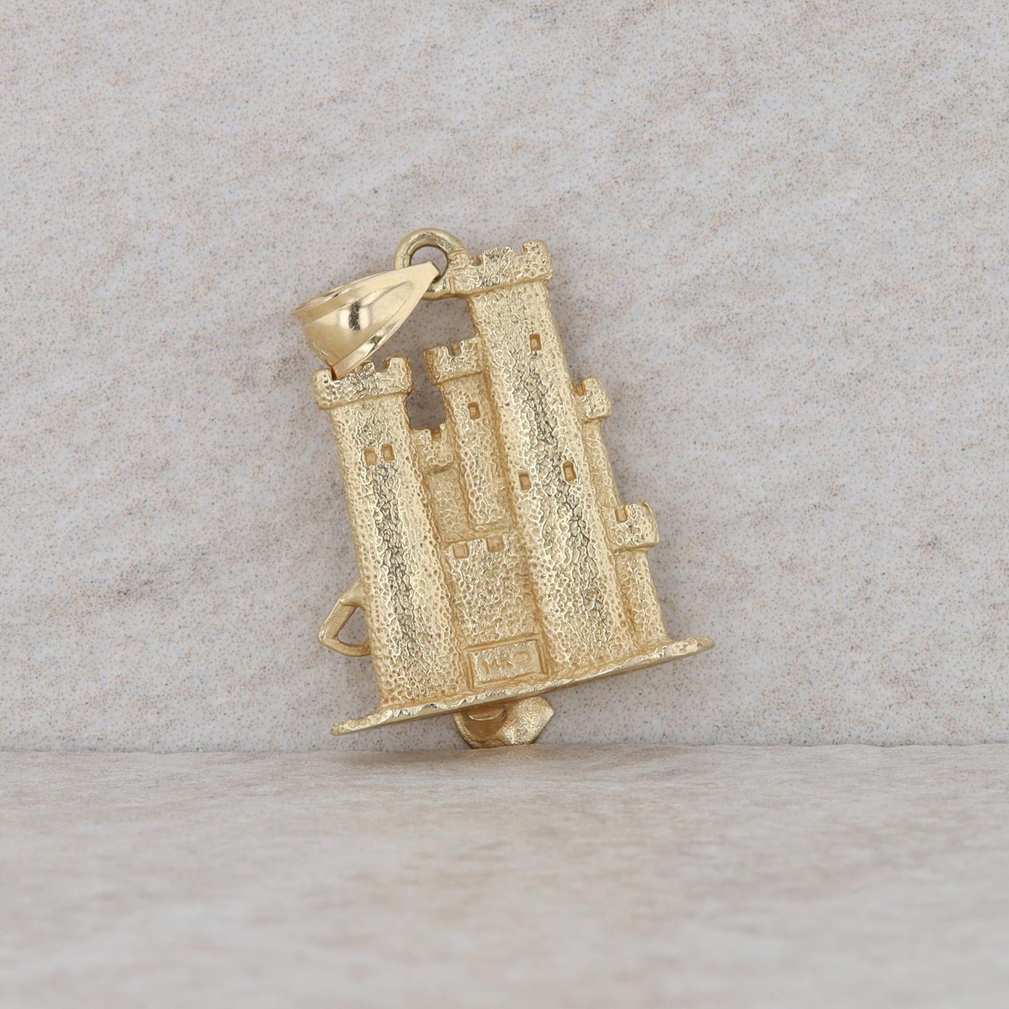 14k Yellow Gold Sand Castle Pendant 5.35g