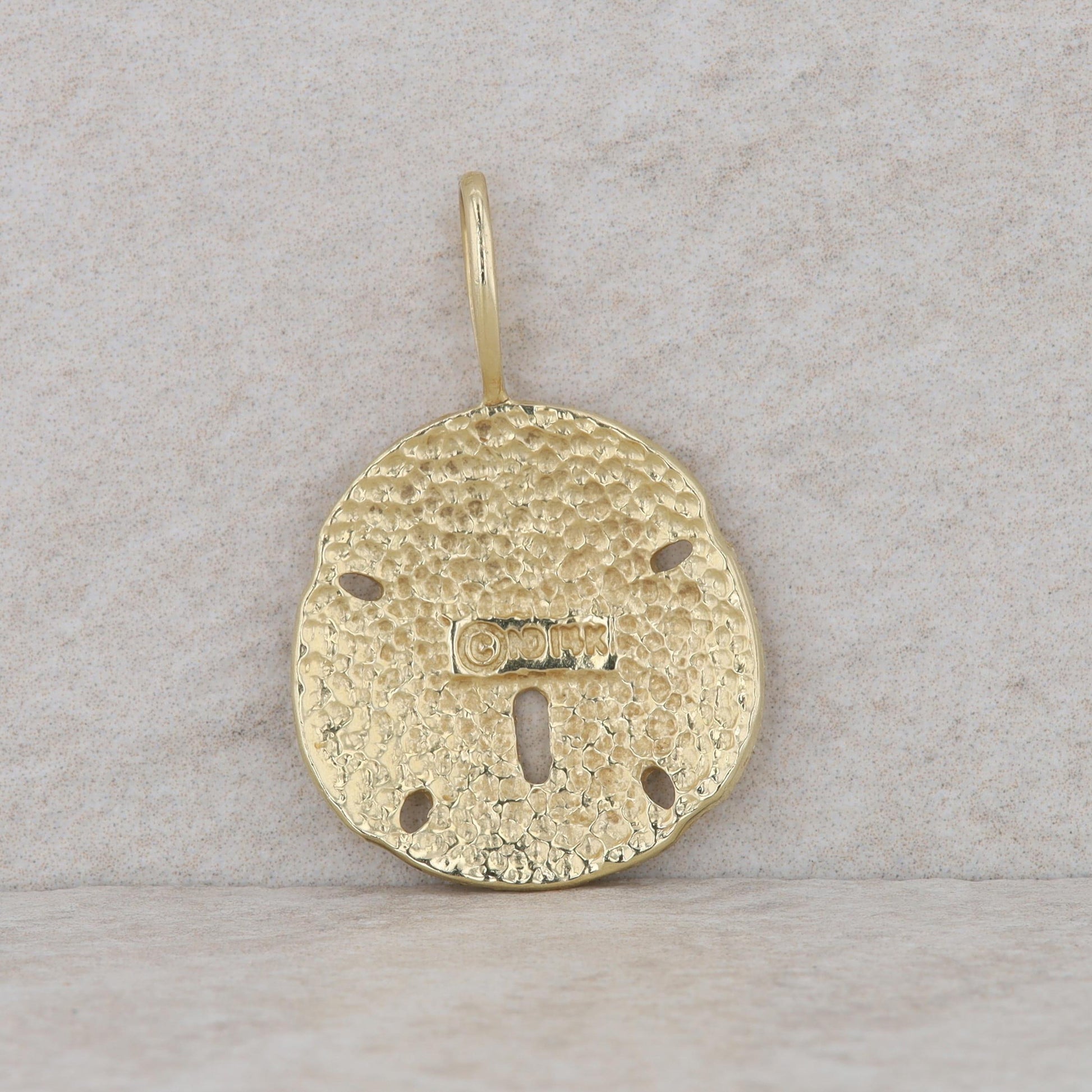 14k Yellow Gold Sand Dollar Pendant 4.67g