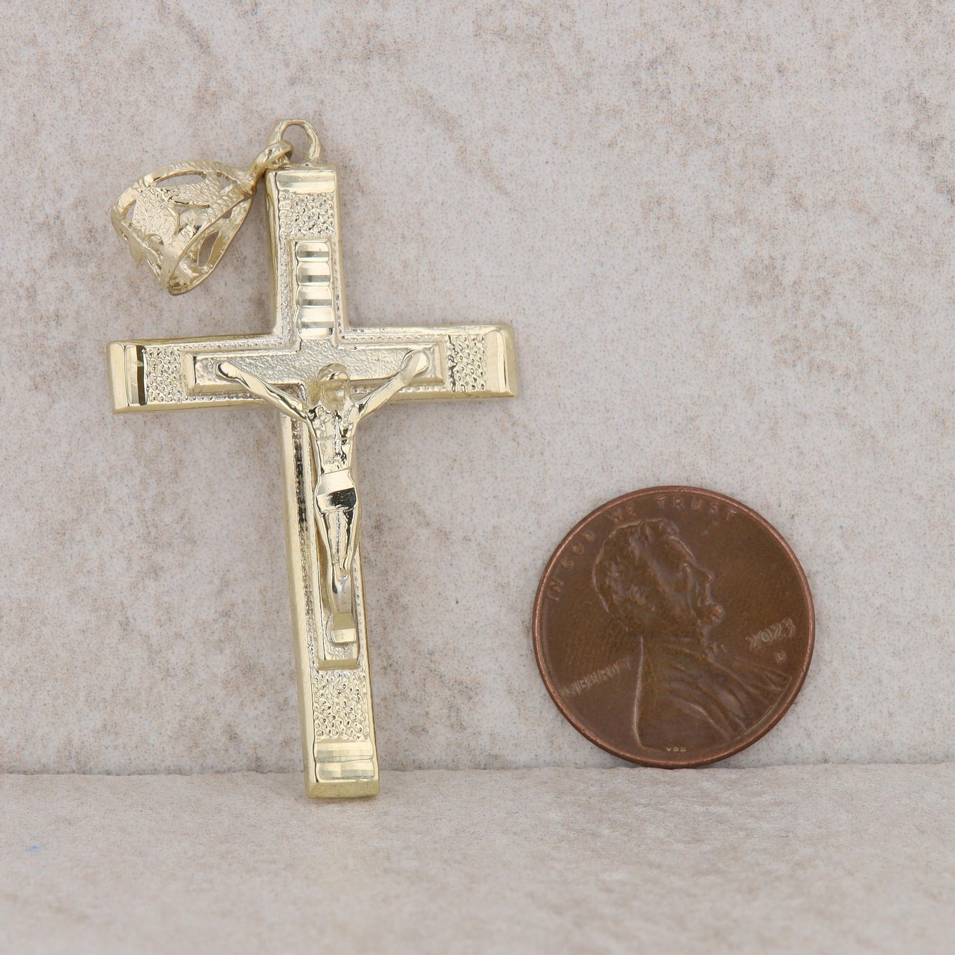 10k Yellow Gold Crucifix Men's Cross Pendant 3.65g