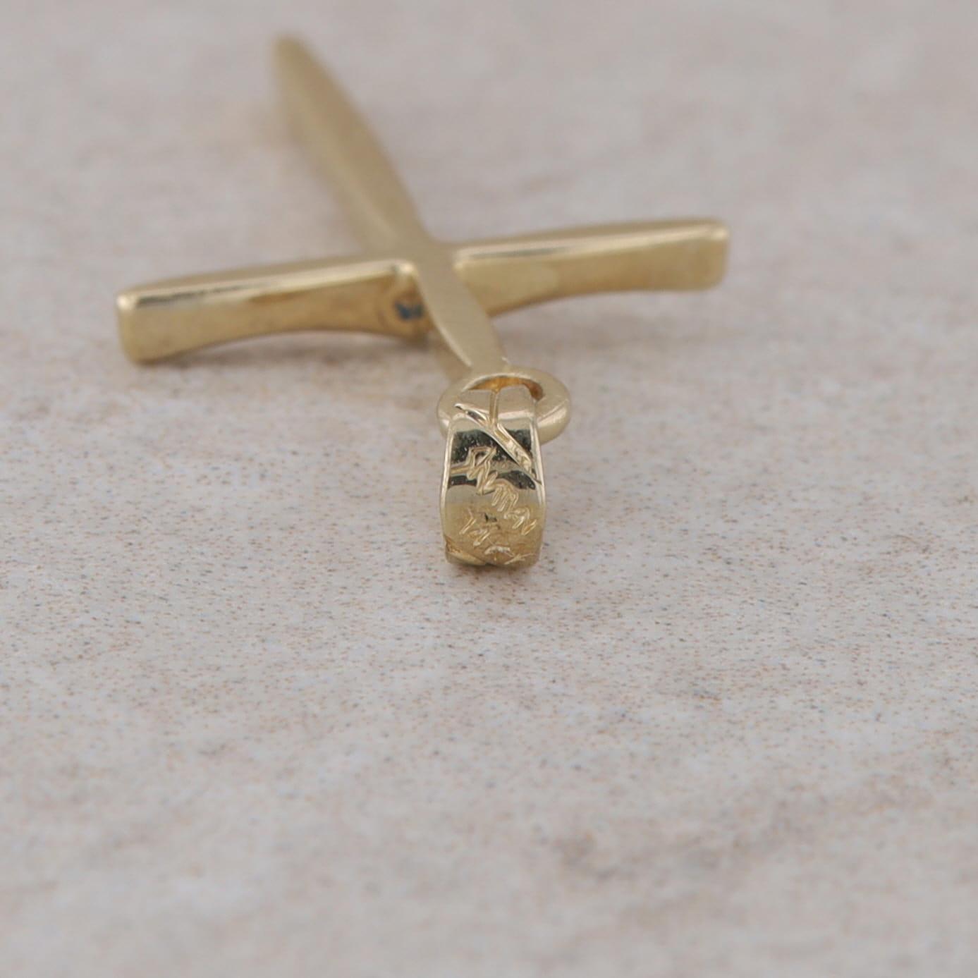 14k Yellow Gold Simple Cross Pendant 0.56g