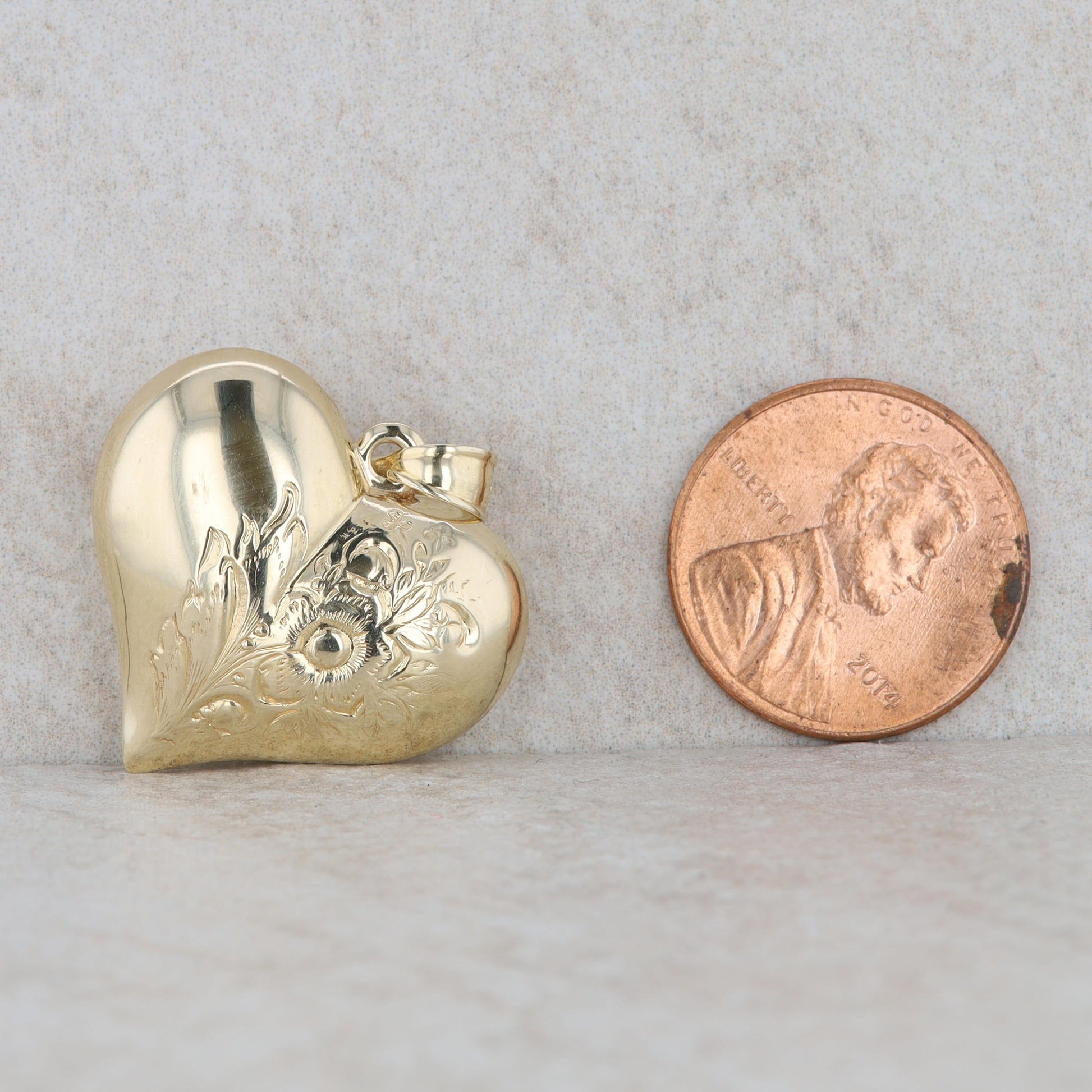 14k Yellow Gold Puffed Engraved Floral Heart Pendant, 2.8g