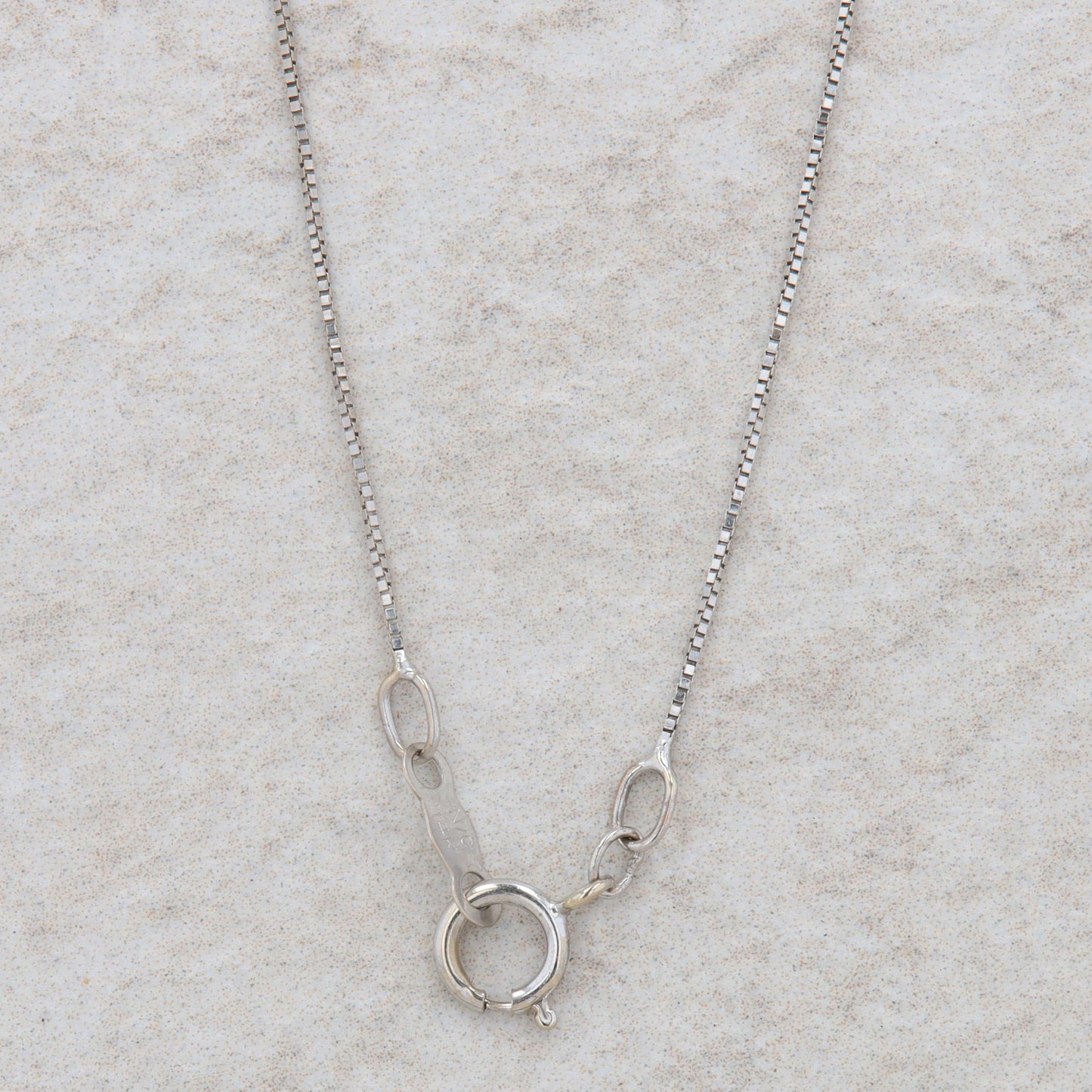 14k White Gold Graduated Diamond Pendant Necklace