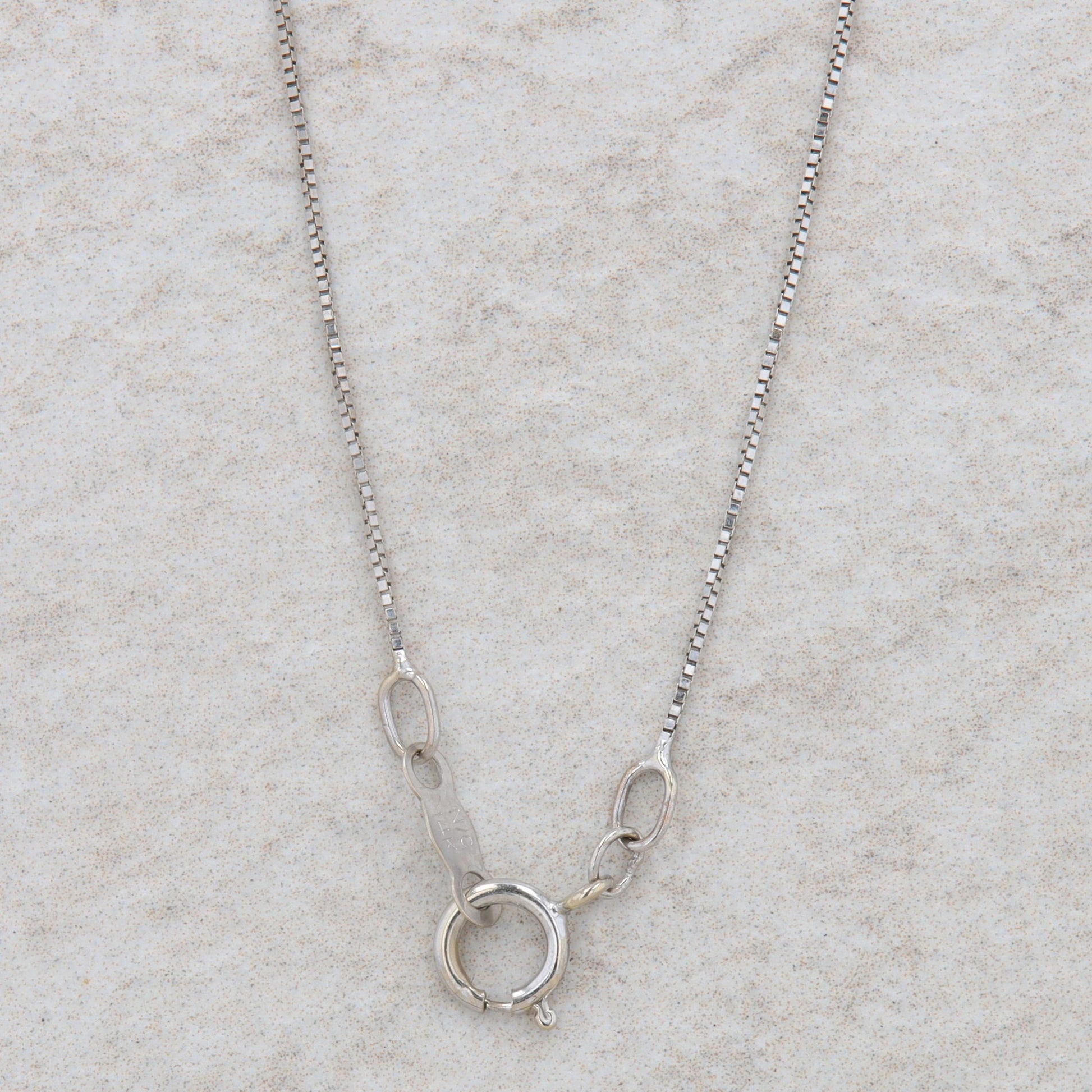 14k White Gold Graduated Diamond Pendant Necklace