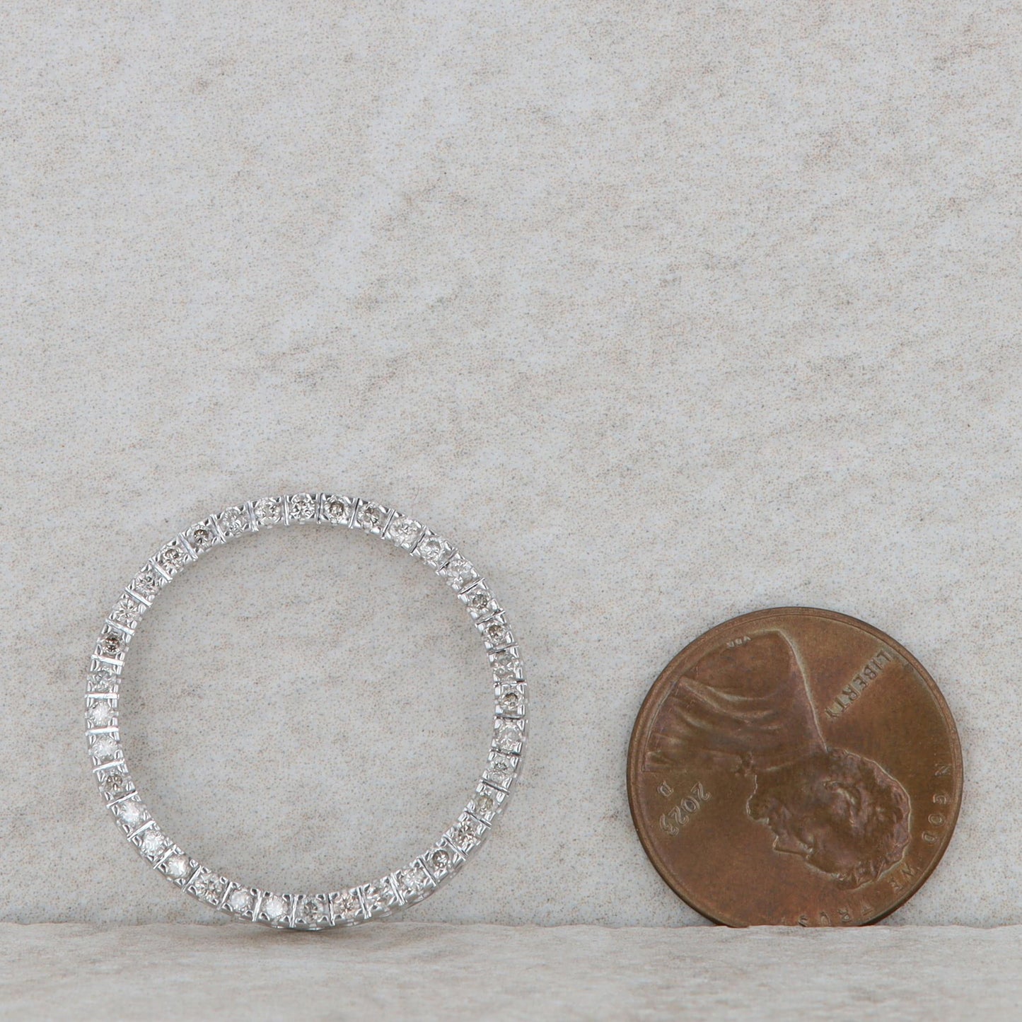 10k White Gold Diamond Circle Slide Pendant