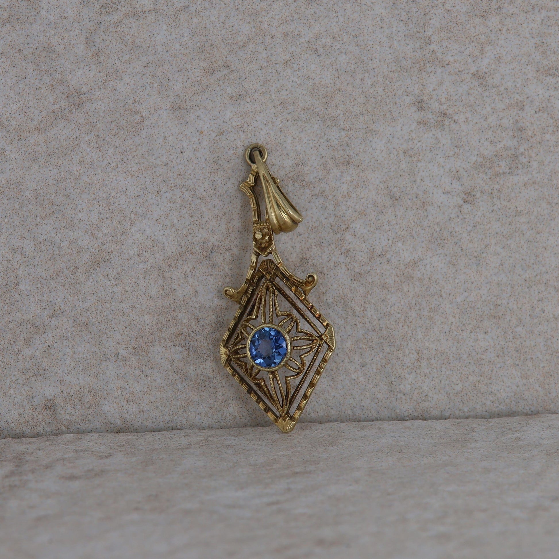 14k Yellow Gold Sapphire Filigree Pendant