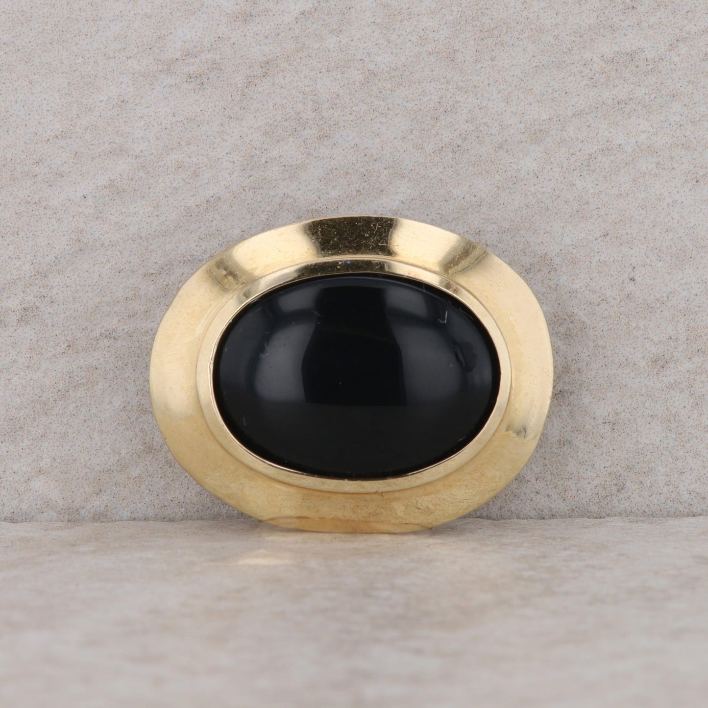 14k Yellow Gold Oval Textured Cabochon Onyx Slide Pendant