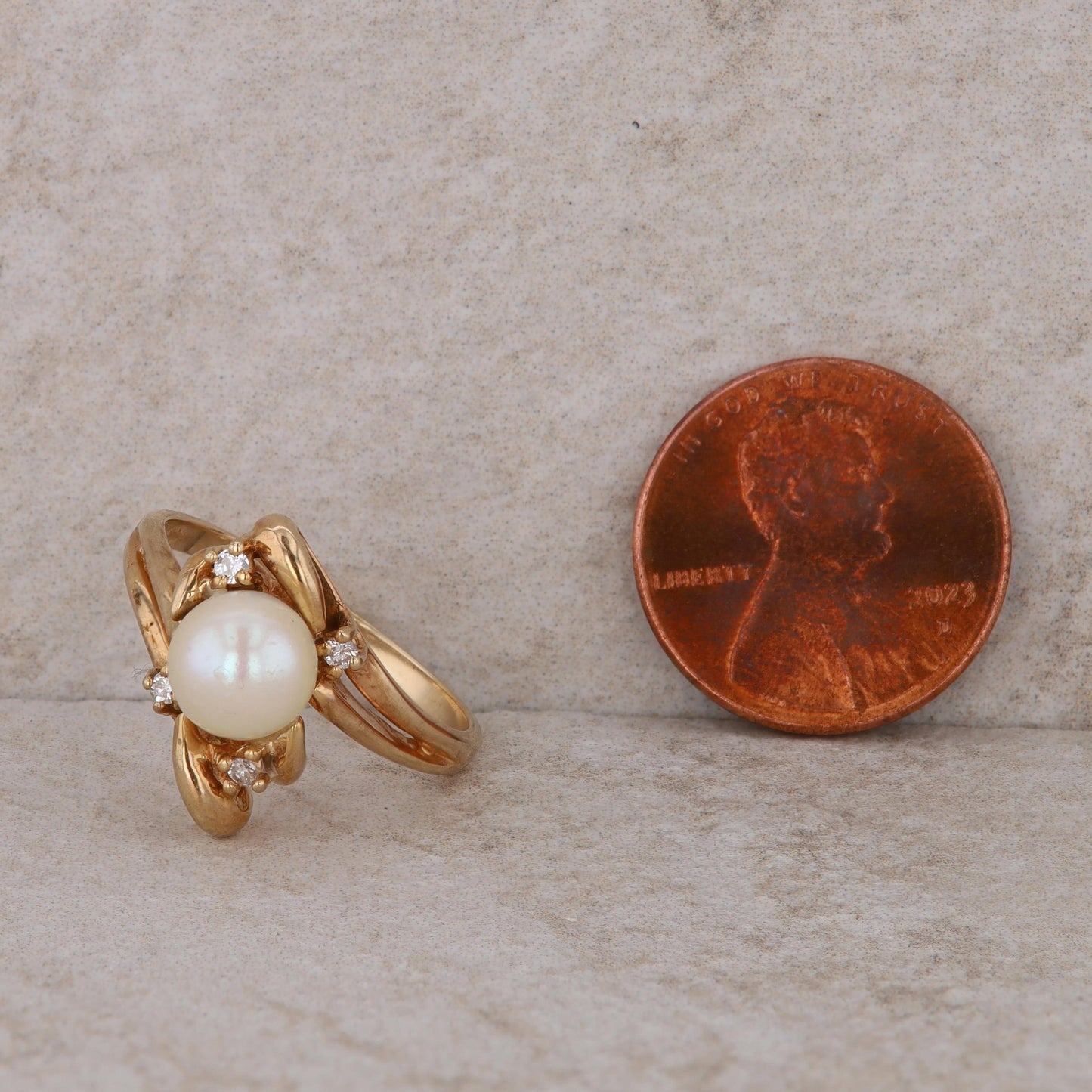 14k Yellow Gold Pearl and Diamond Ring